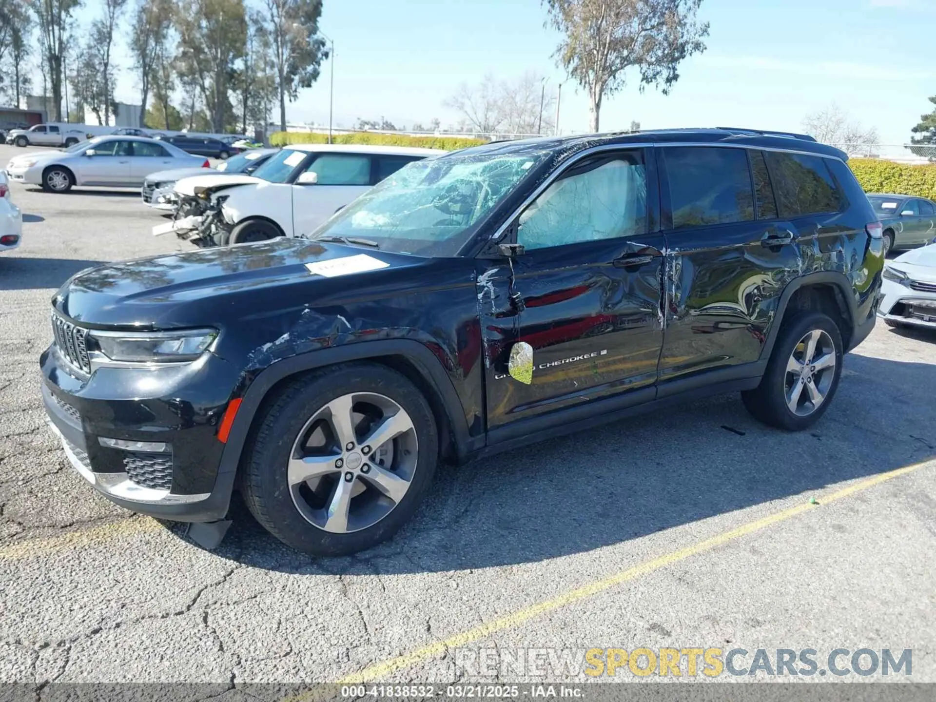 2 fotografías del automóvil dañado 1C4RJKBG9N8535377 JEEP GRAND CHEROKEE L 2022
