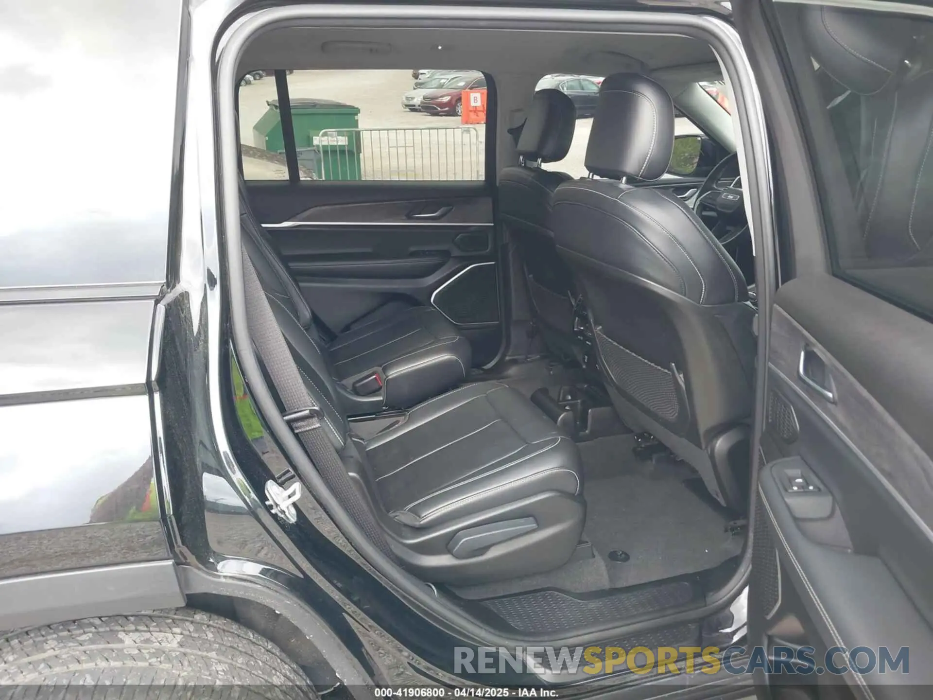 8 fotografías del automóvil dañado 1C4RJKBGXN8526929 JEEP GRAND CHEROKEE L 2022