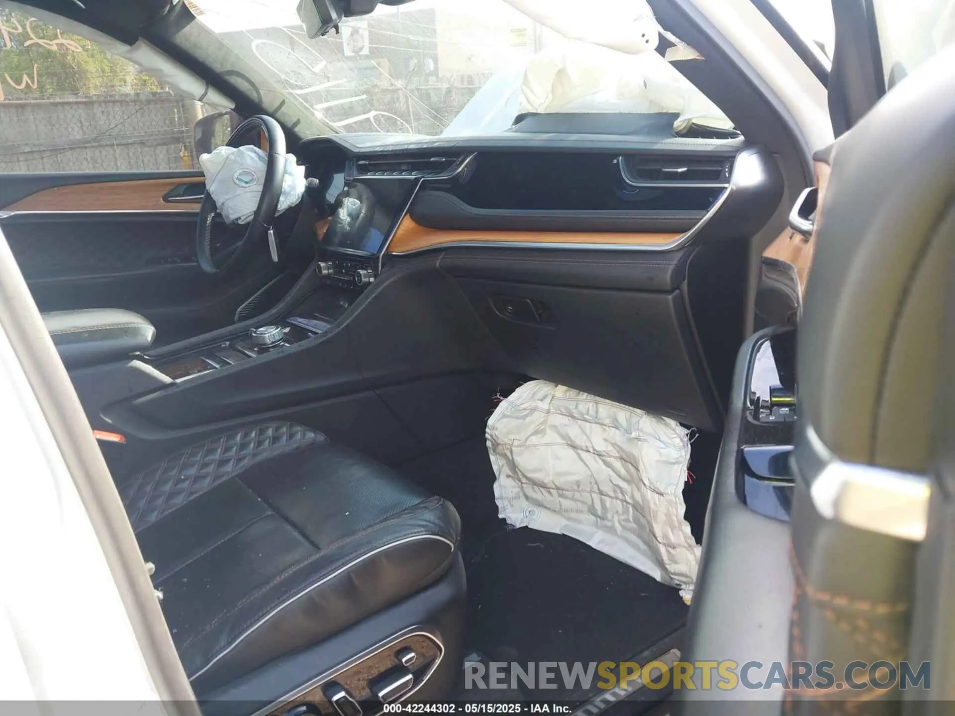 5 fotografías del automóvil dañado 1C4RJKETXN8559115 JEEP GRAND CHEROKEE L 2022