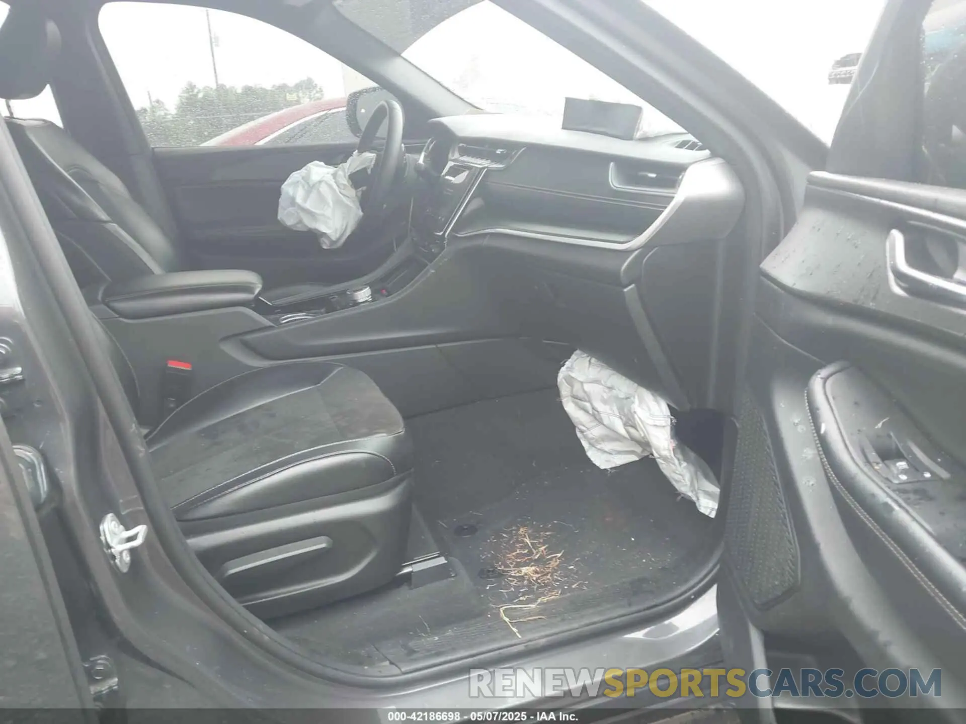 5 fotografías del automóvil dañado 1C4RJJAG4P8836508 JEEP GRAND CHEROKEE L 2023