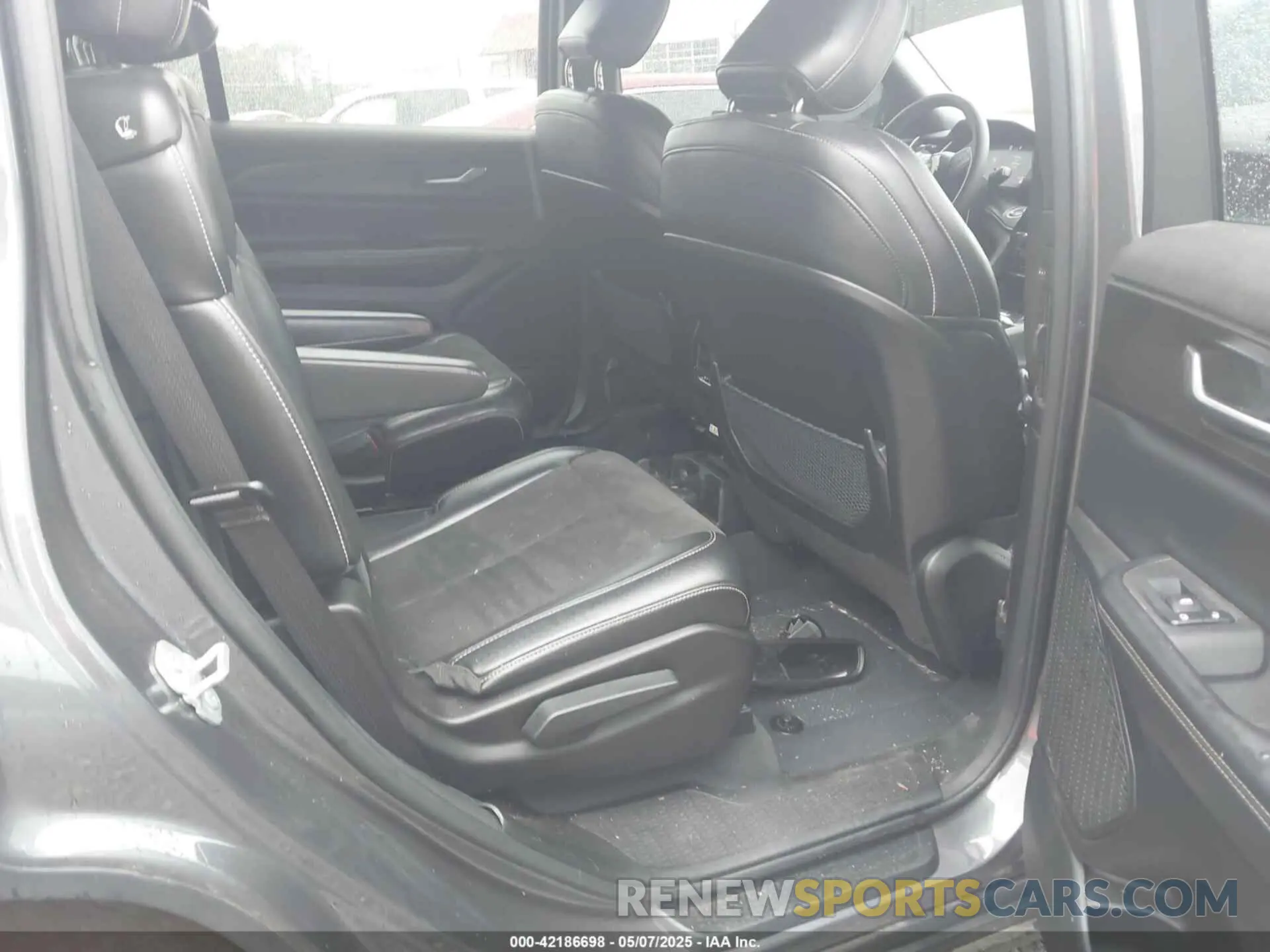 8 fotografías del automóvil dañado 1C4RJJAG4P8836508 JEEP GRAND CHEROKEE L 2023