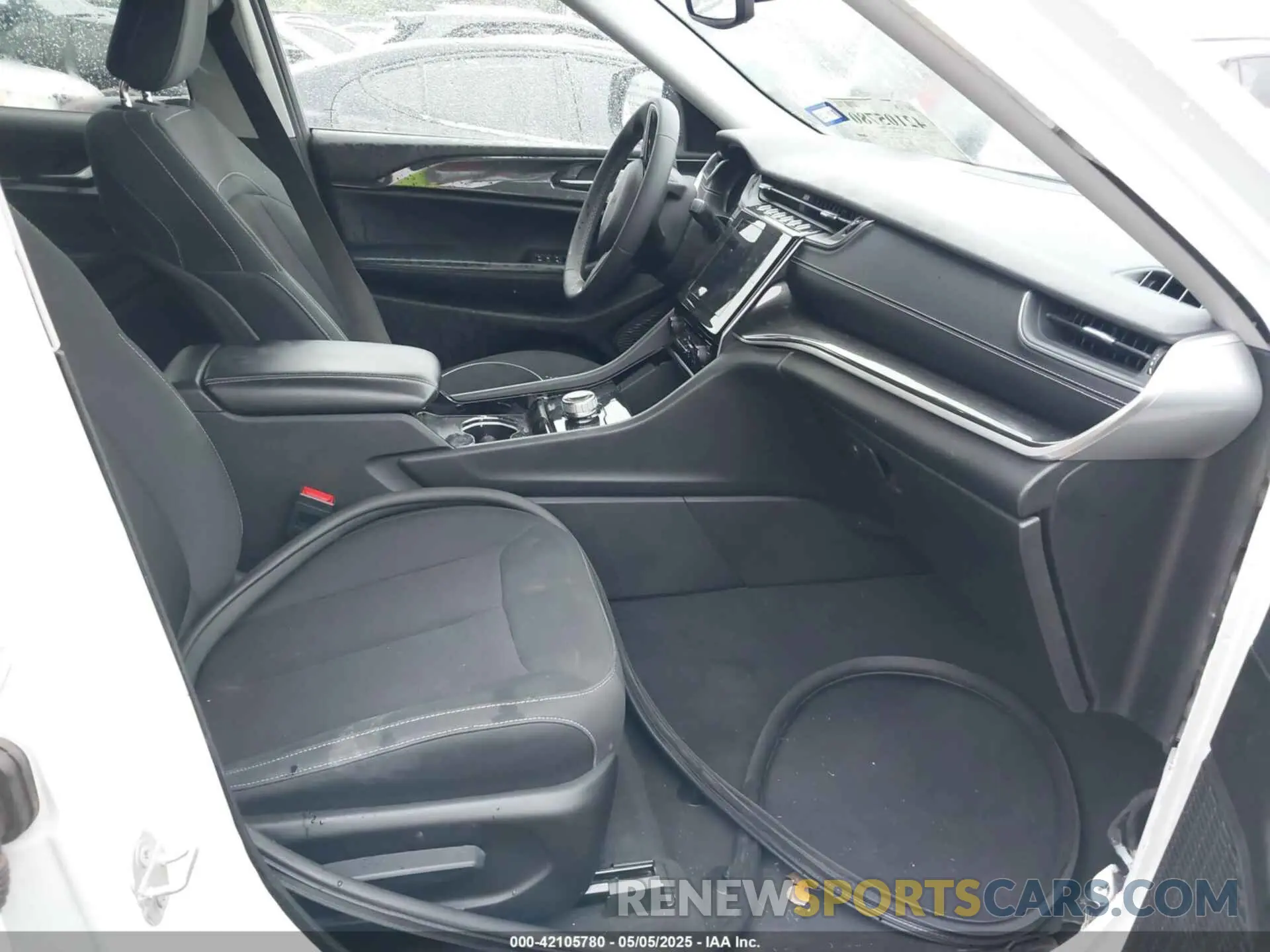 5 fotografías del automóvil dañado 1C4RJJAGXP8755254 JEEP GRAND CHEROKEE L 2023