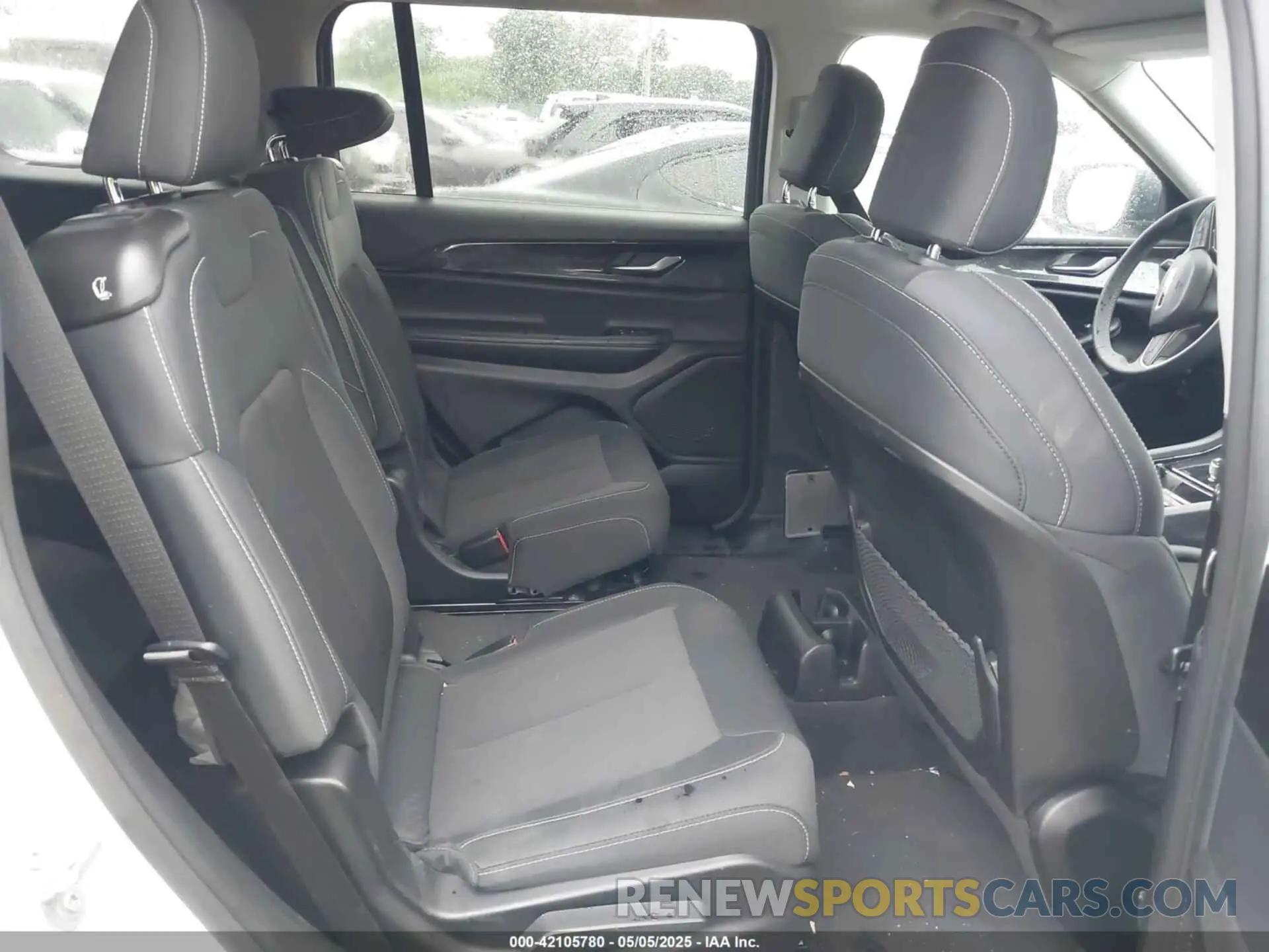 8 fotografías del automóvil dañado 1C4RJJAGXP8755254 JEEP GRAND CHEROKEE L 2023
