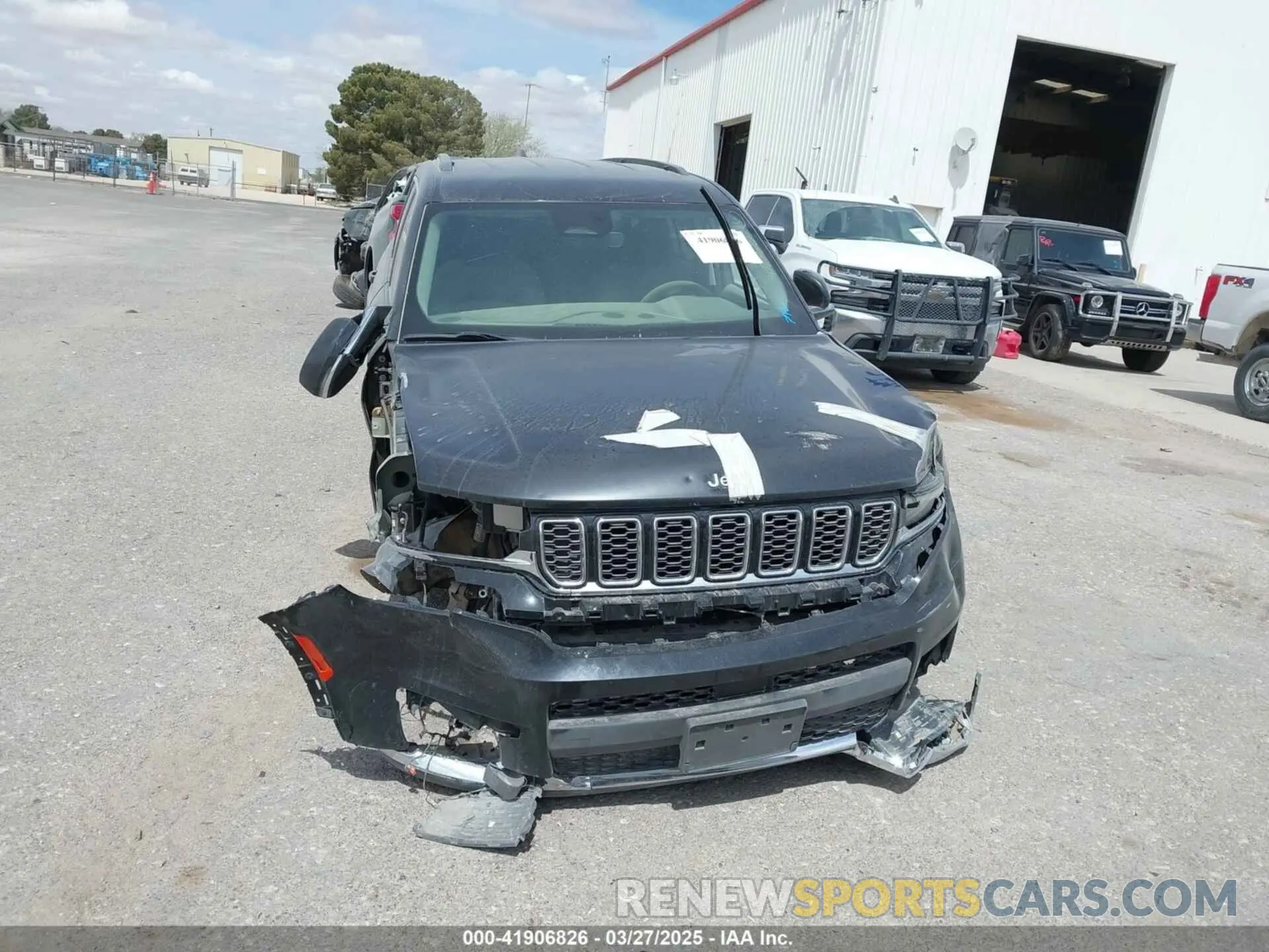 12 fotografías del automóvil dañado 1C4RJJBG4P8843652 JEEP GRAND CHEROKEE L 2023