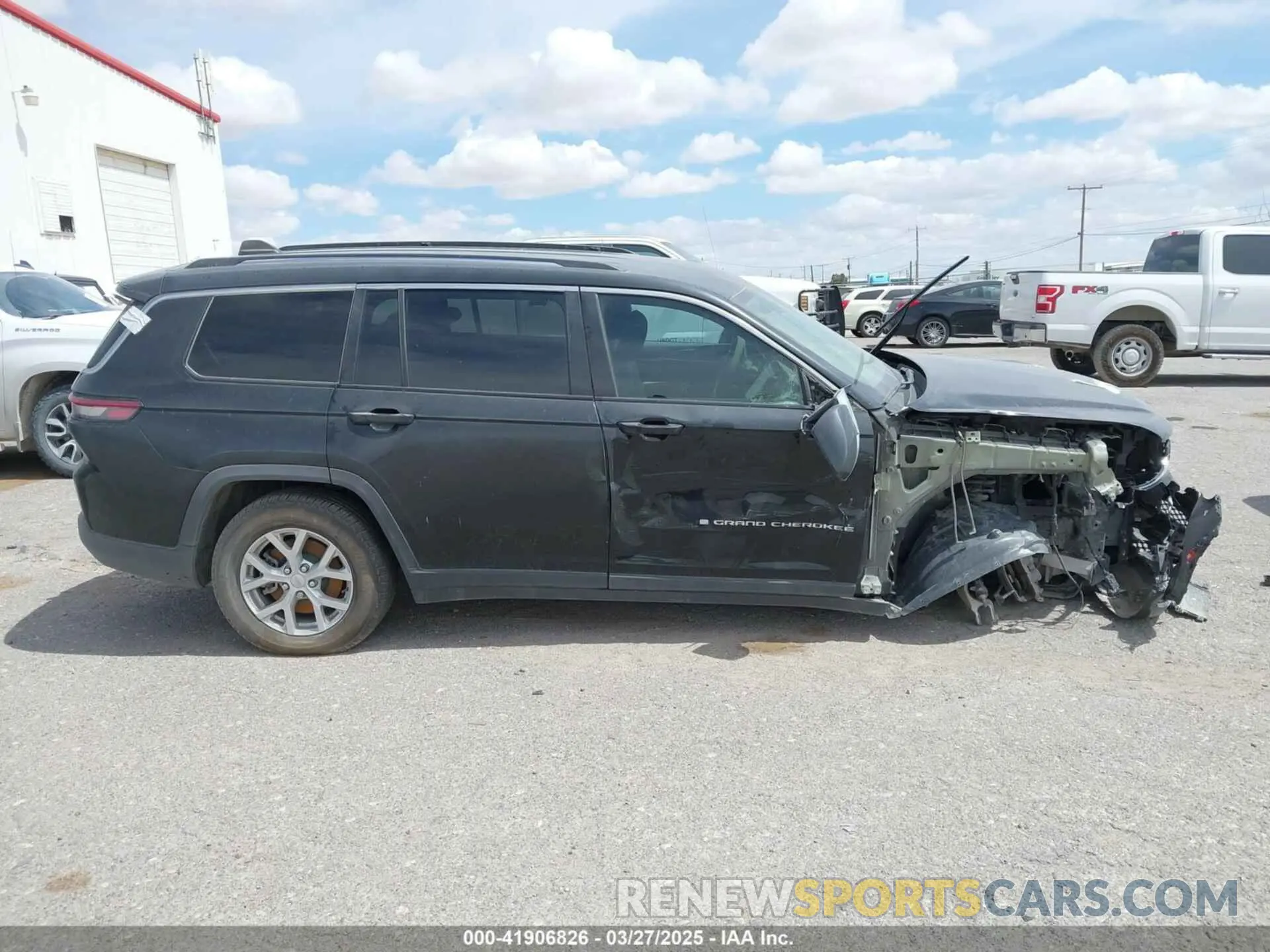 13 fotografías del automóvil dañado 1C4RJJBG4P8843652 JEEP GRAND CHEROKEE L 2023