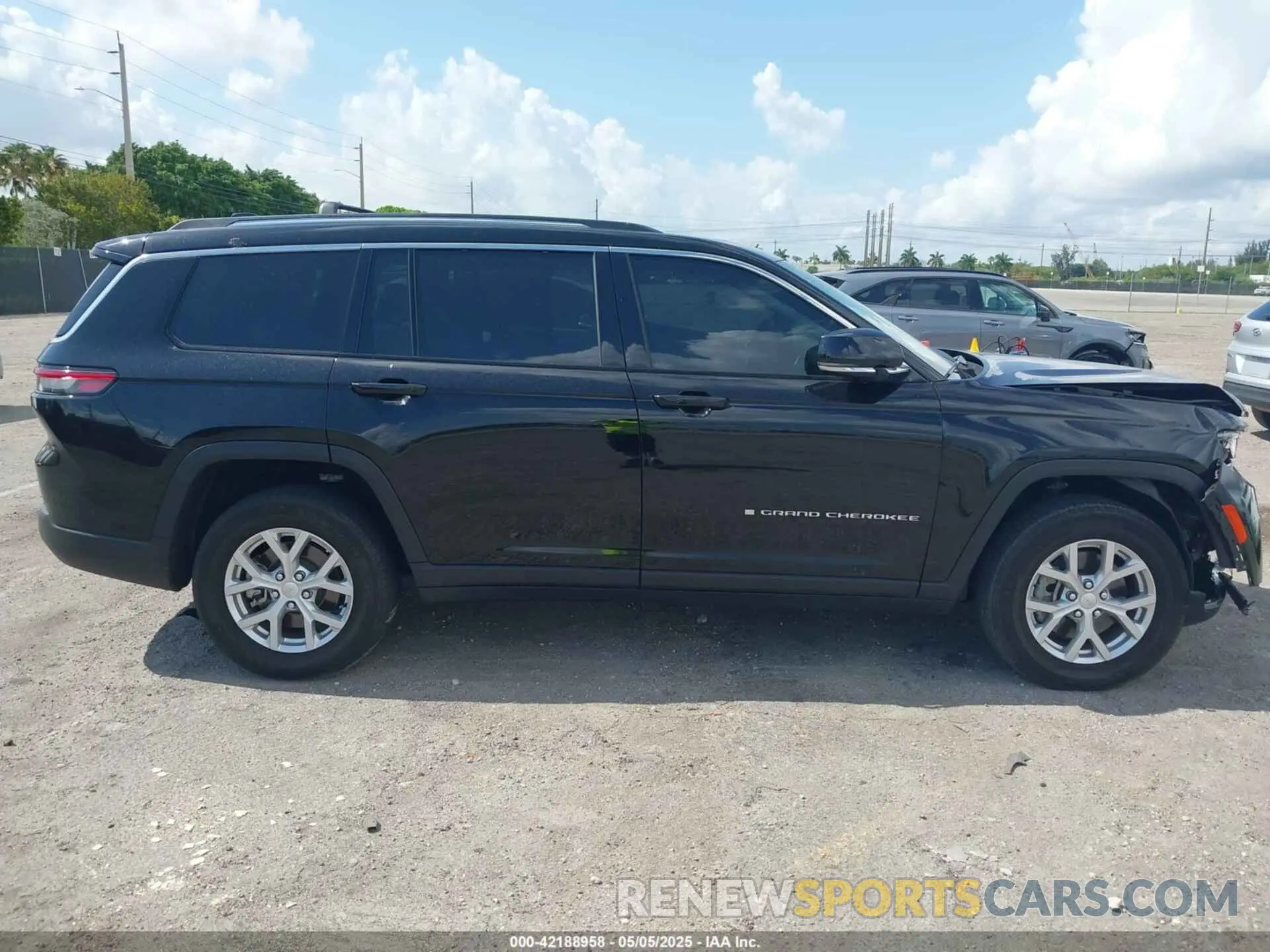 13 fotografías del automóvil dañado 1C4RJJBG7P8843712 JEEP GRAND CHEROKEE L 2023