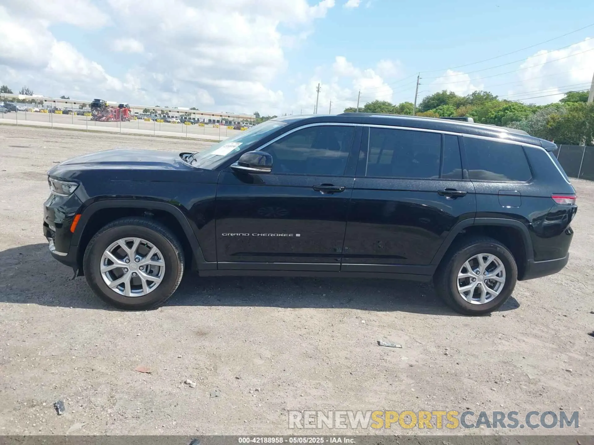 14 fotografías del automóvil dañado 1C4RJJBG7P8843712 JEEP GRAND CHEROKEE L 2023