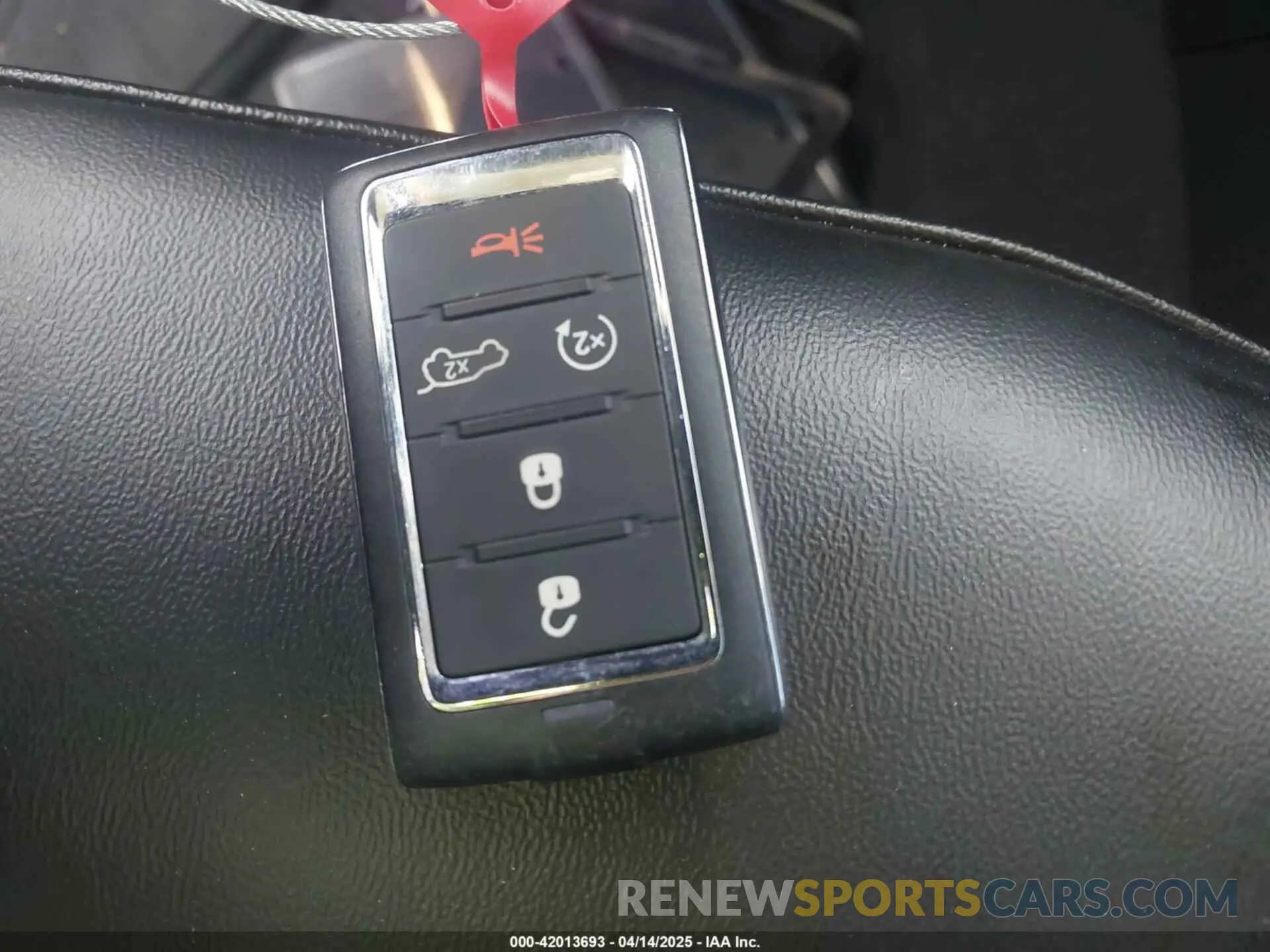 11 fotografías del automóvil dañado 1C4RJJBGXP8843705 JEEP GRAND CHEROKEE L 2023