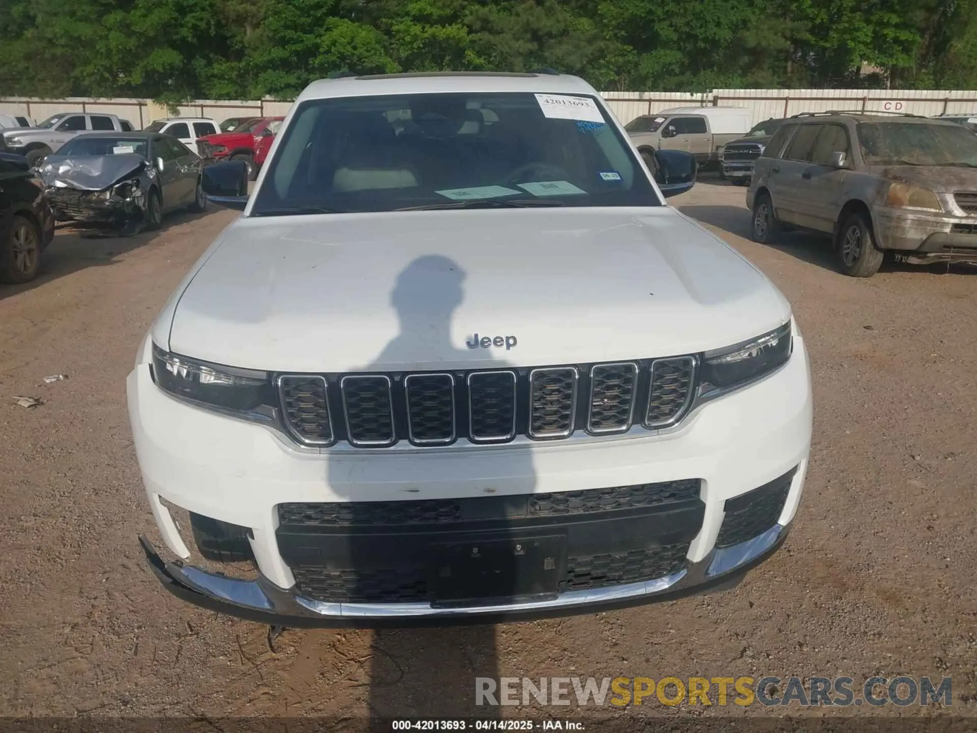 12 fotografías del automóvil dañado 1C4RJJBGXP8843705 JEEP GRAND CHEROKEE L 2023