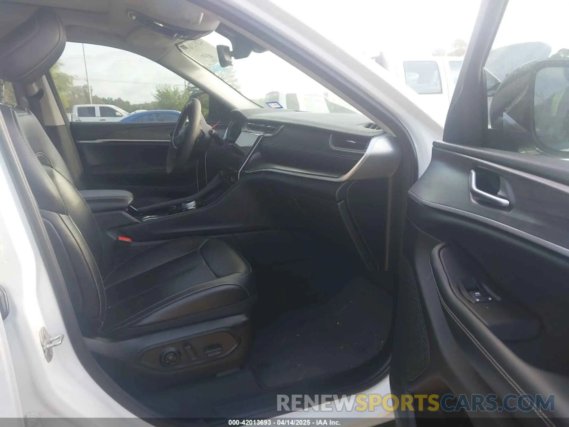 5 fotografías del automóvil dañado 1C4RJJBGXP8843705 JEEP GRAND CHEROKEE L 2023