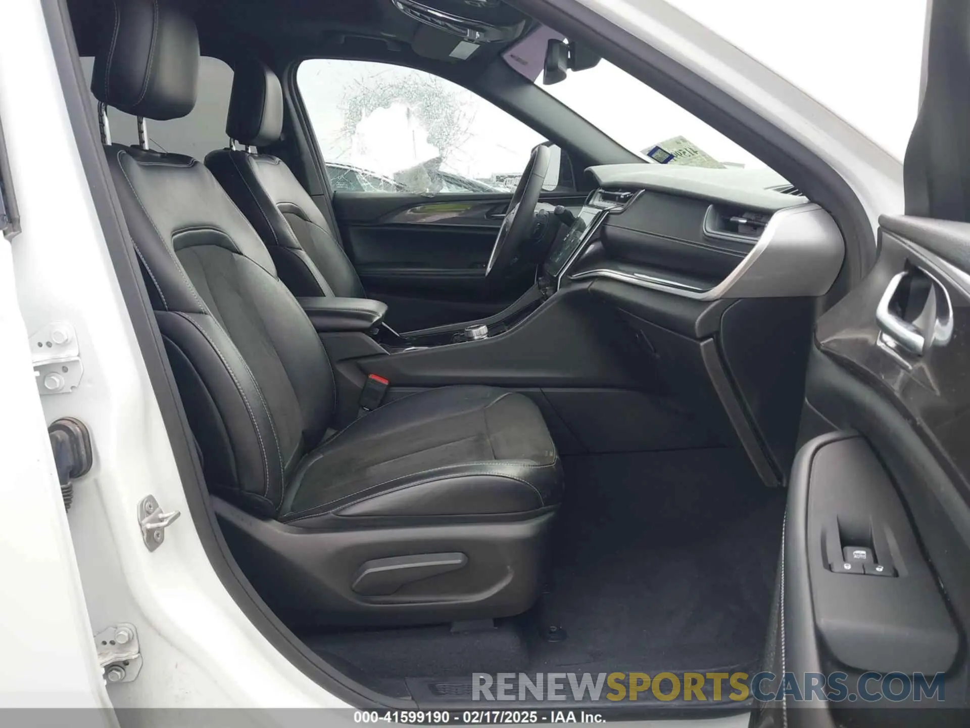5 fotografías del automóvil dañado 1C4RJKAG1P8700942 JEEP GRAND CHEROKEE L 2023