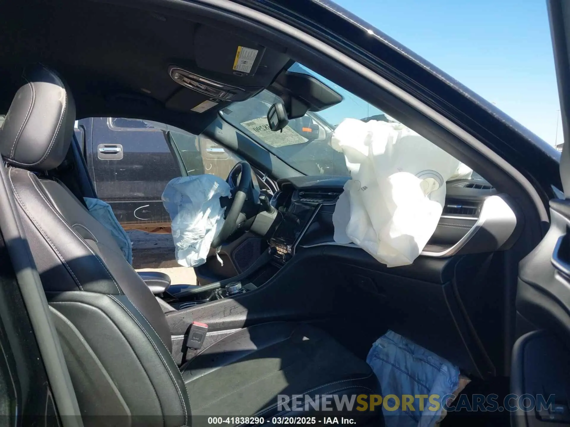 5 fotografías del automóvil dañado 1C4RJKAG2P8814979 JEEP GRAND CHEROKEE L 2023