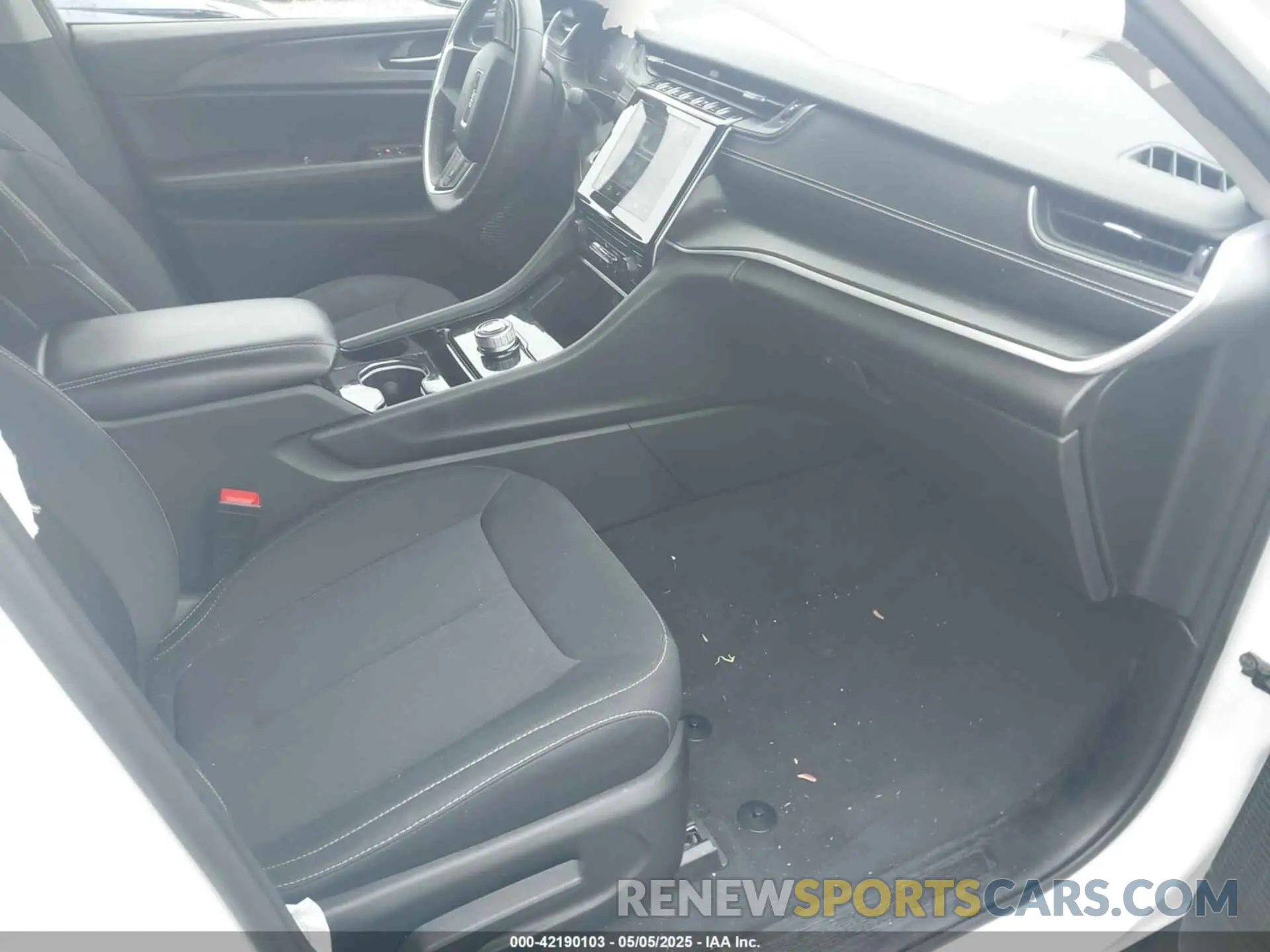 5 fotografías del automóvil dañado 1C4RJKAG3P8729567 JEEP GRAND CHEROKEE L 2023