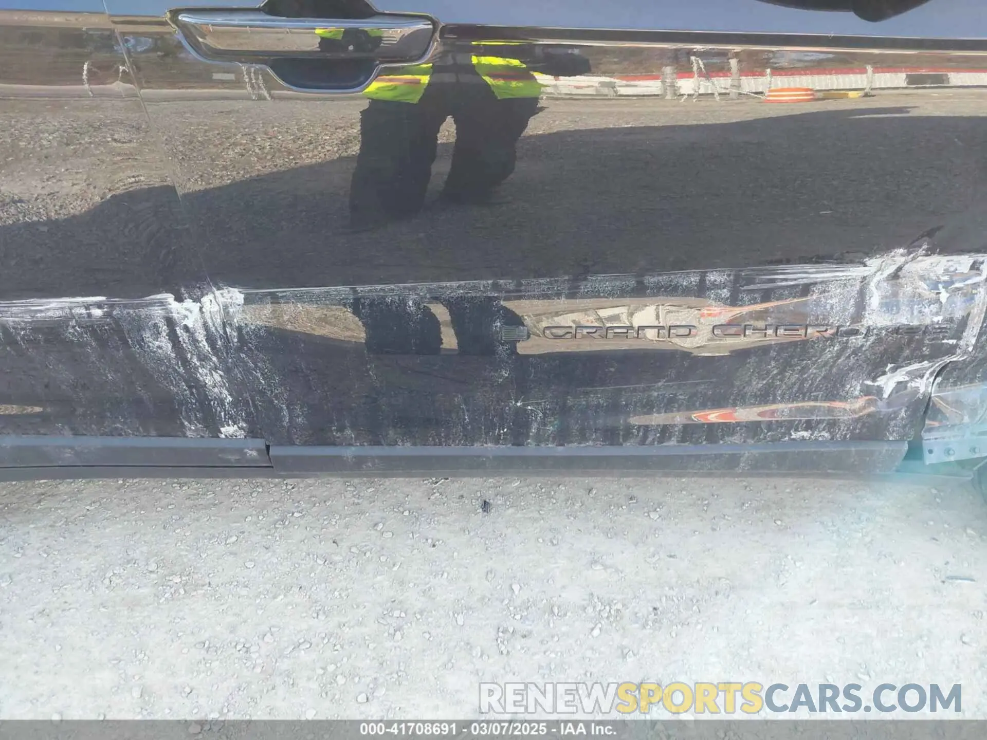 18 fotografías del automóvil dañado 1C4RJKAG3P8841009 JEEP GRAND CHEROKEE L 2023