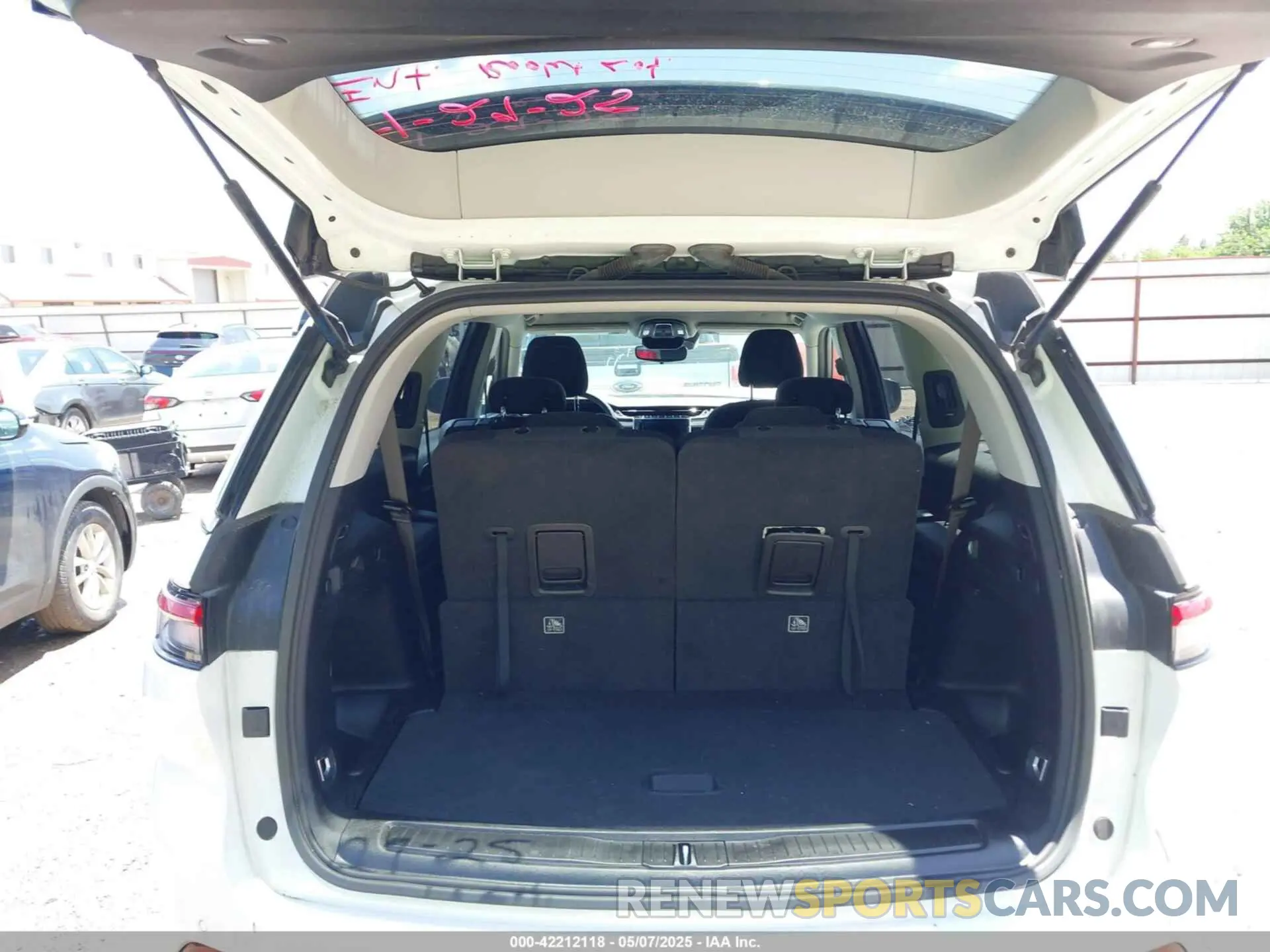 18 fotografías del automóvil dañado 1C4RJKAG4P8895077 JEEP GRAND CHEROKEE L 2023