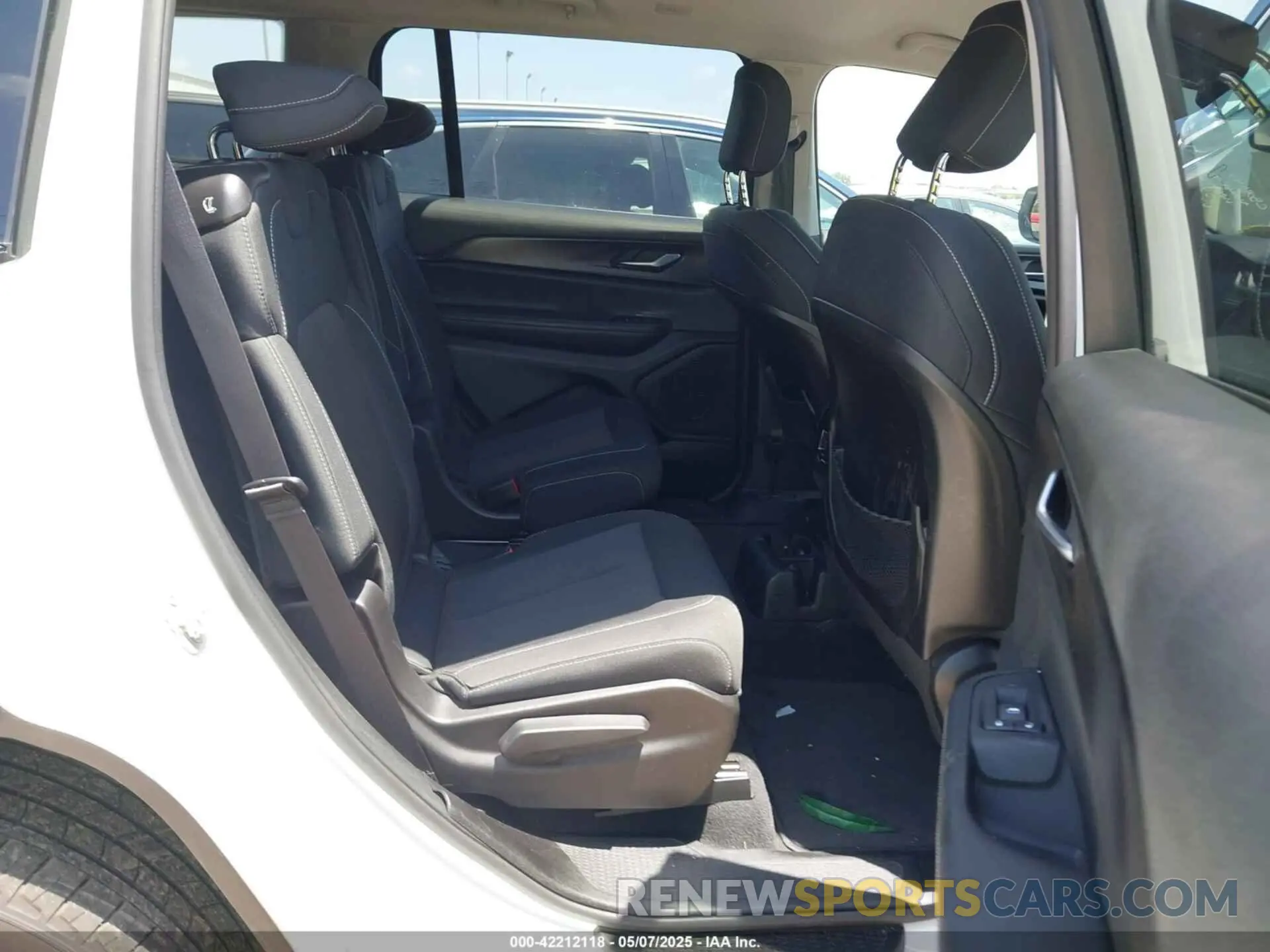 8 fotografías del automóvil dañado 1C4RJKAG4P8895077 JEEP GRAND CHEROKEE L 2023