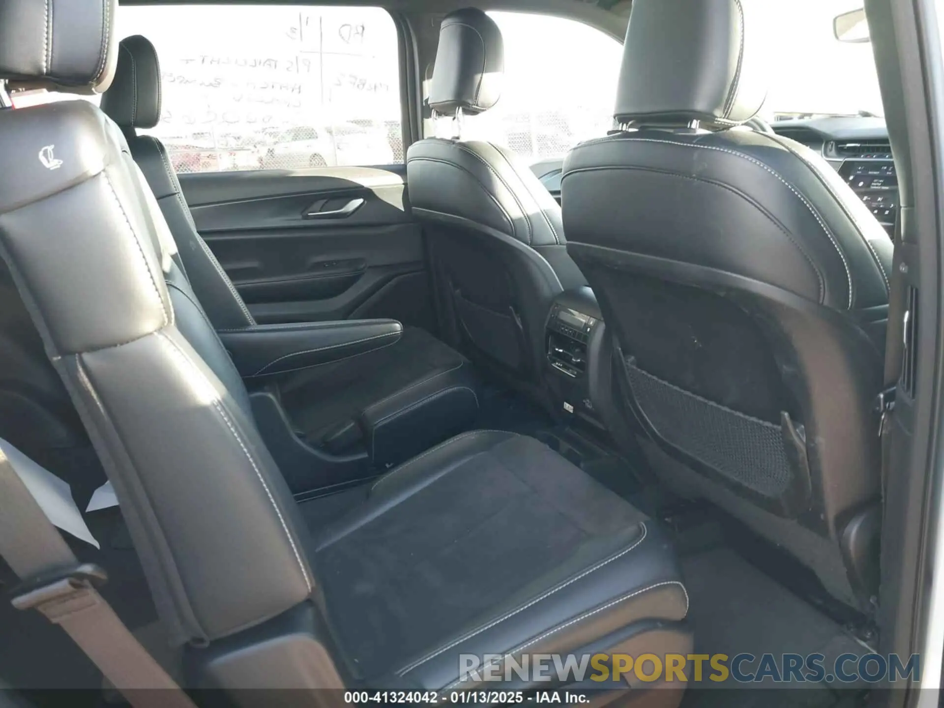 8 fotografías del automóvil dañado 1C4RJKAG5P8871158 JEEP GRAND CHEROKEE L 2023
