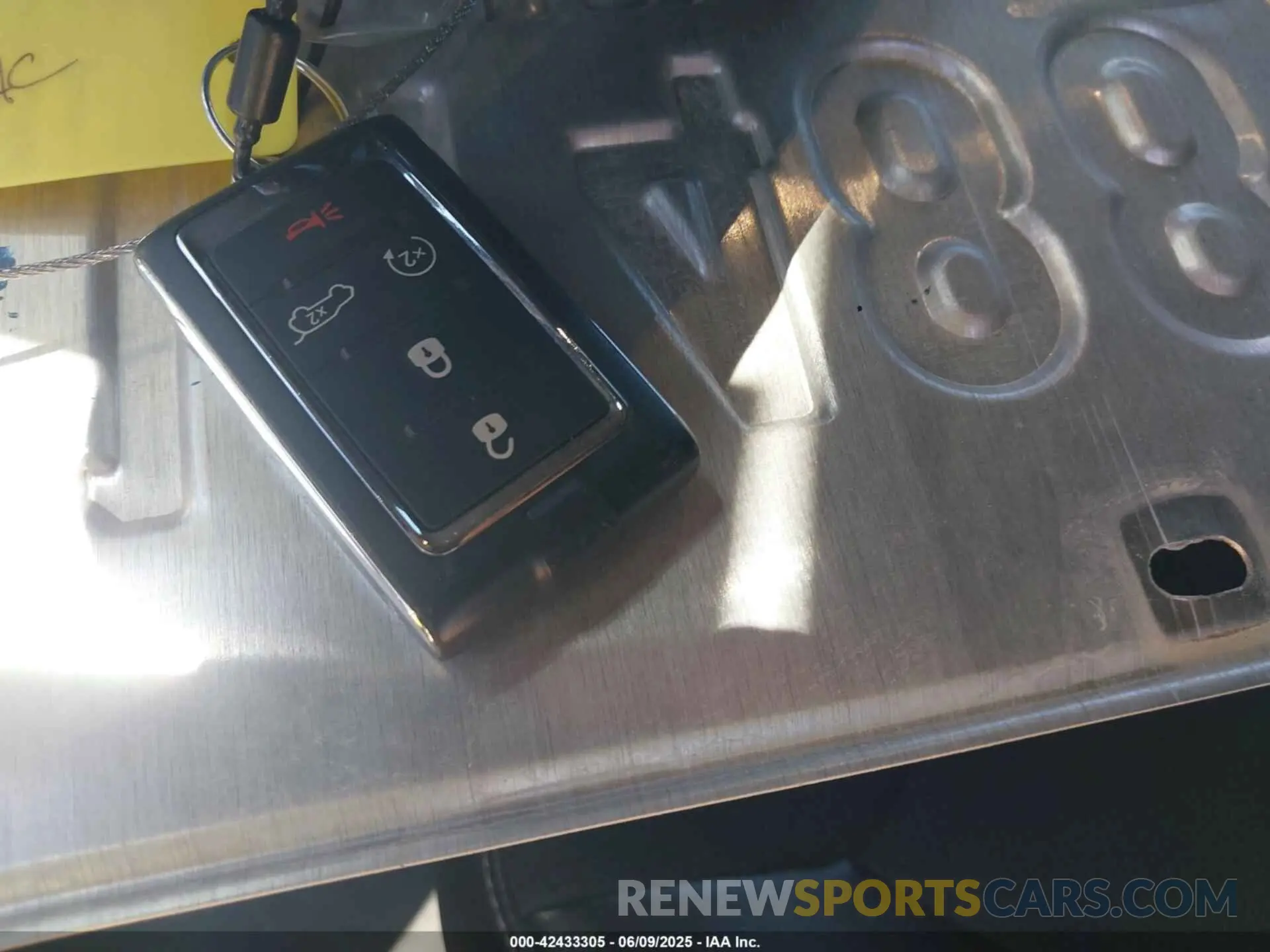 11 fotografías del automóvil dañado 1C4RJKAG6P8829453 JEEP GRAND CHEROKEE L 2023