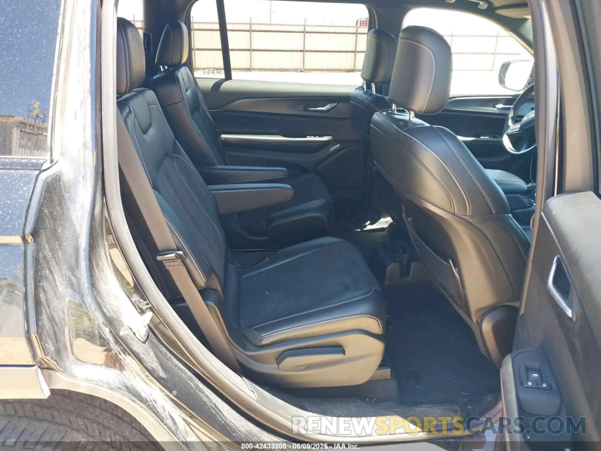 8 fotografías del automóvil dañado 1C4RJKAG6P8829453 JEEP GRAND CHEROKEE L 2023