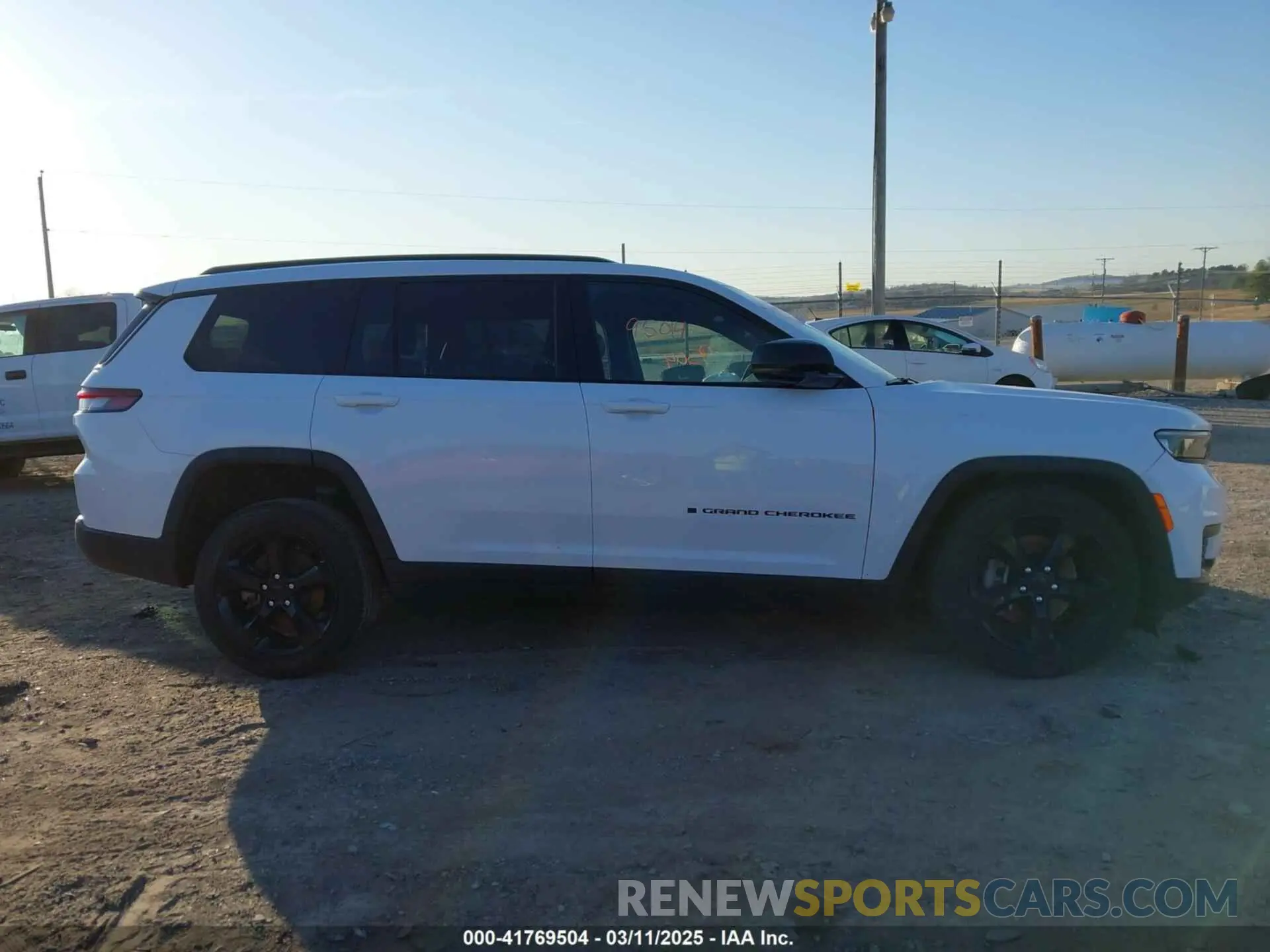 13 fotografías del automóvil dañado 1C4RJKAGXP8896766 JEEP GRAND CHEROKEE L 2023
