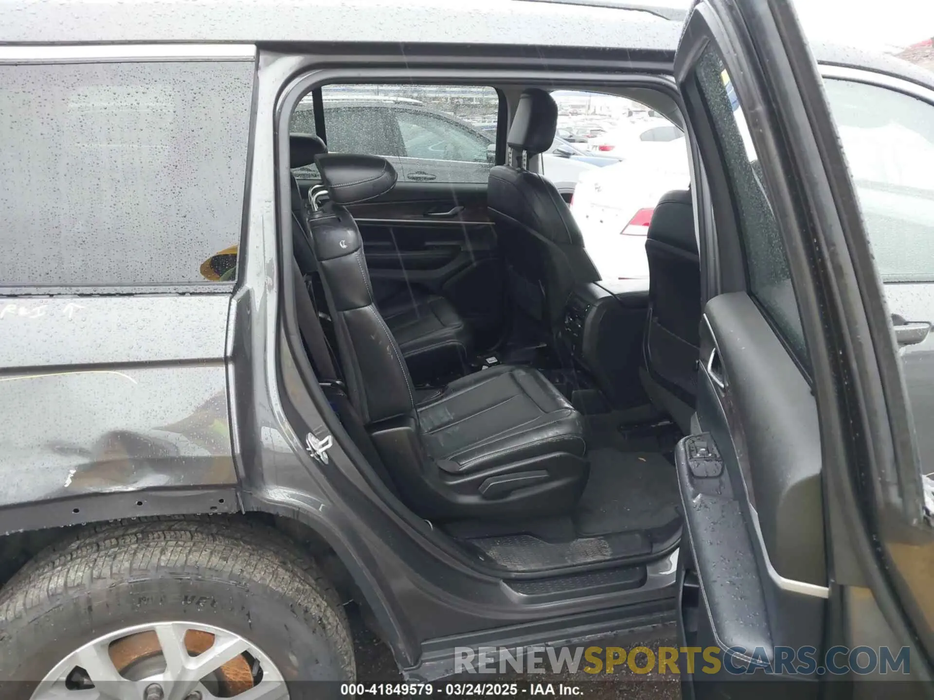 8 fotografías del automóvil dañado 1C4RJKBG0P8819760 JEEP GRAND CHEROKEE L 2023
