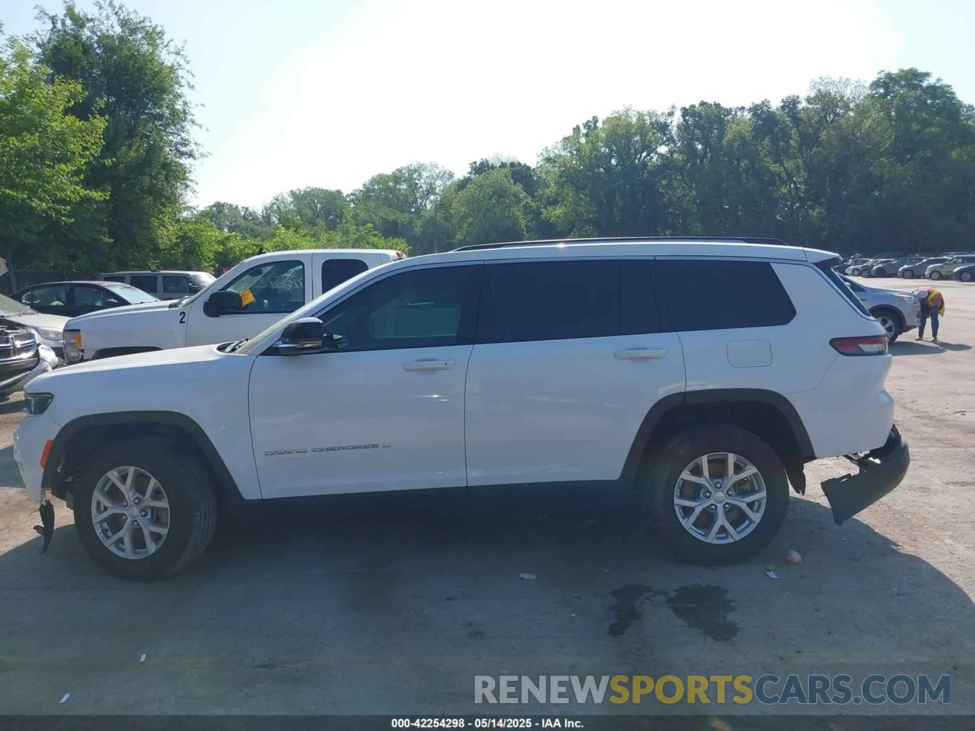 15 fotografías del automóvil dañado 1C4RJKBG8P8858824 JEEP GRAND CHEROKEE L 2023