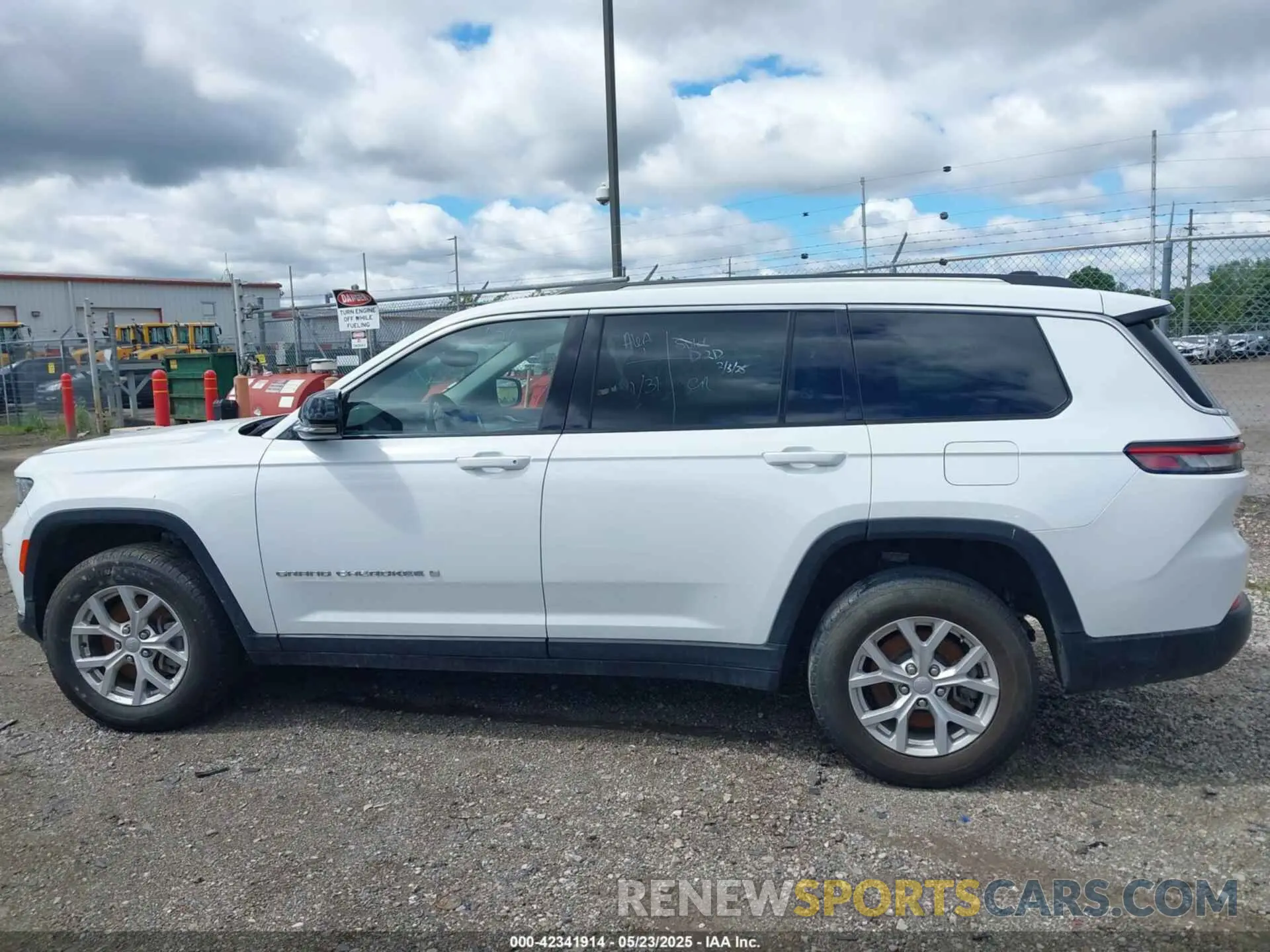 14 fotografías del automóvil dañado 1C4RJKBGXP8780661 JEEP GRAND CHEROKEE L 2023