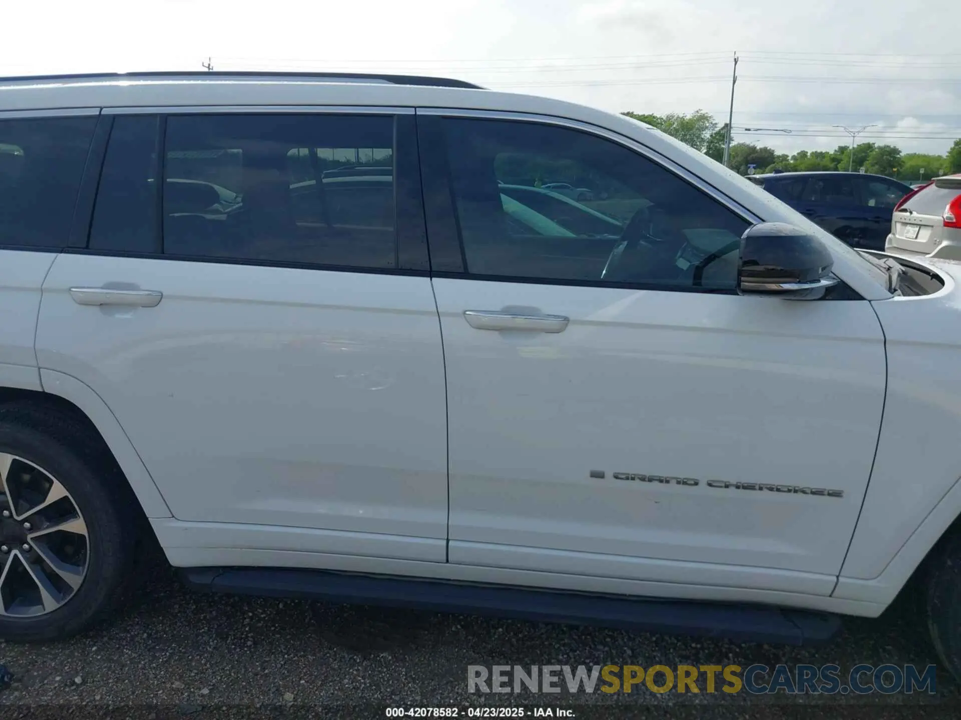 13 fotografías del automóvil dañado 1C4RJKDG1P8825368 JEEP GRAND CHEROKEE L 2023
