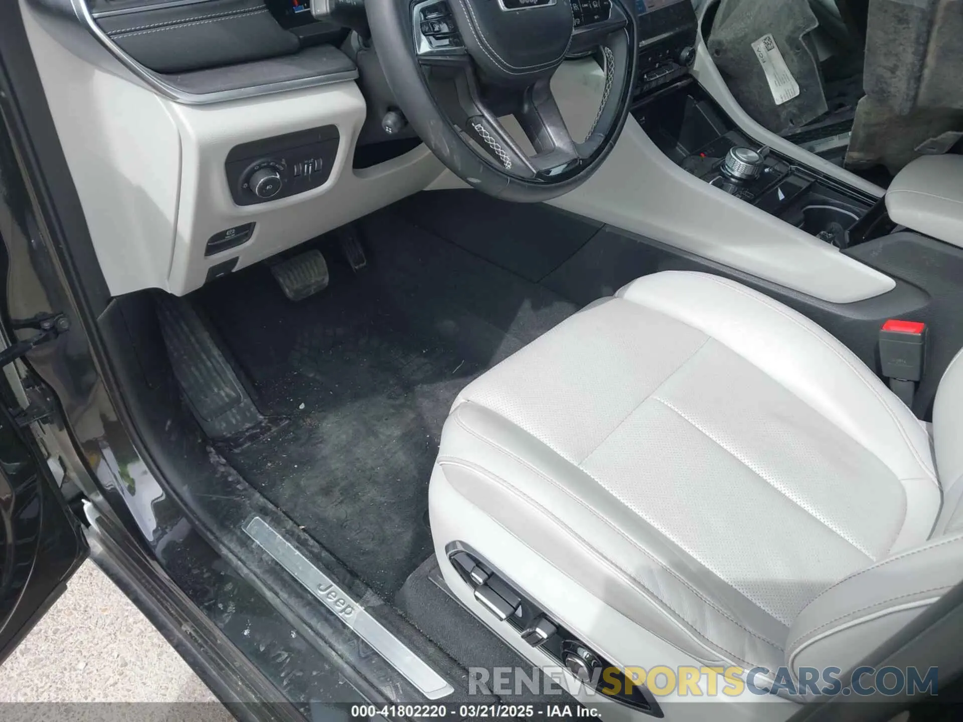 5 fotografías del automóvil dañado 1C4RJKDG6P8718591 JEEP GRAND CHEROKEE L 2023