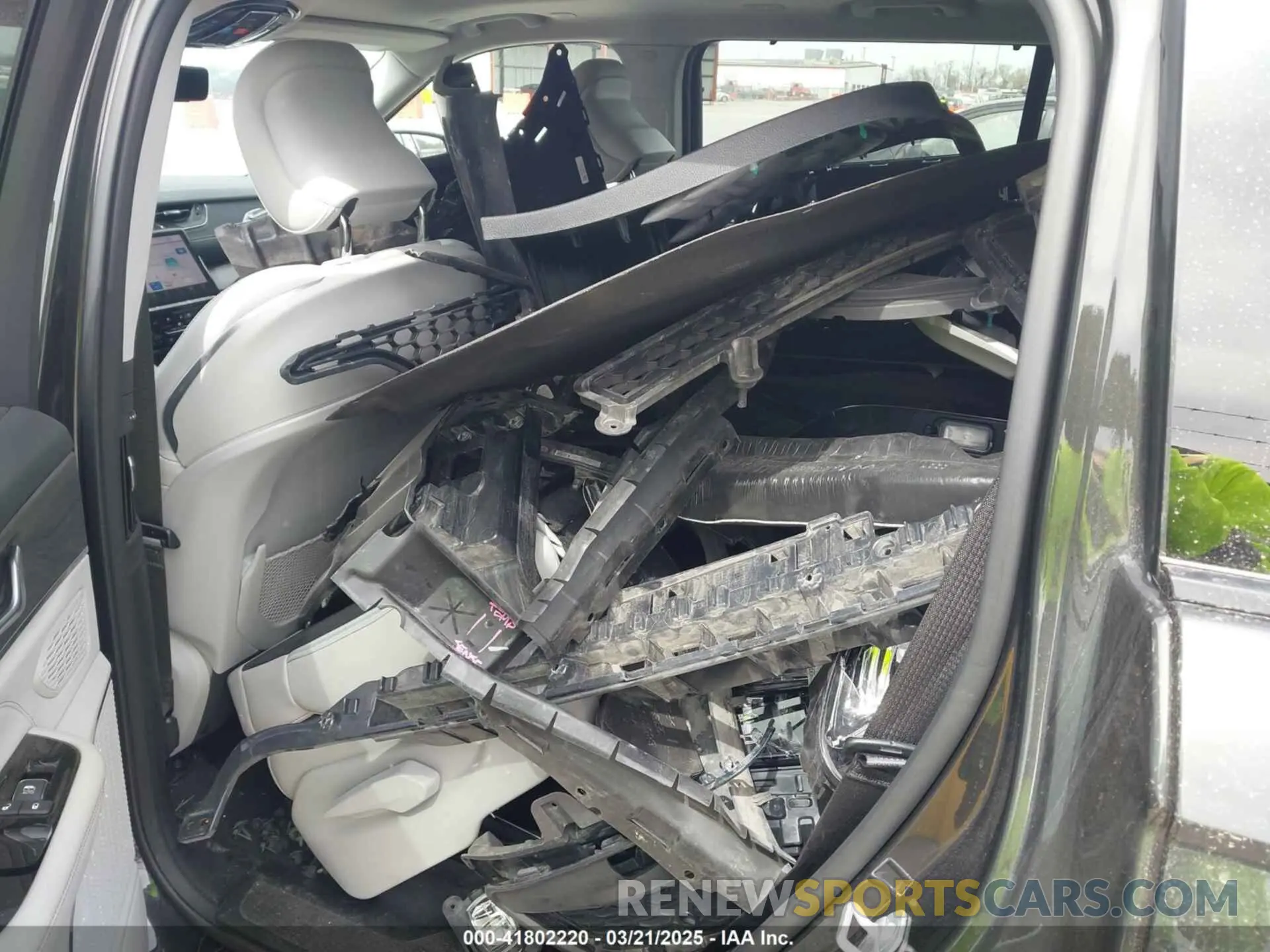 8 fotografías del automóvil dañado 1C4RJKDG6P8718591 JEEP GRAND CHEROKEE L 2023