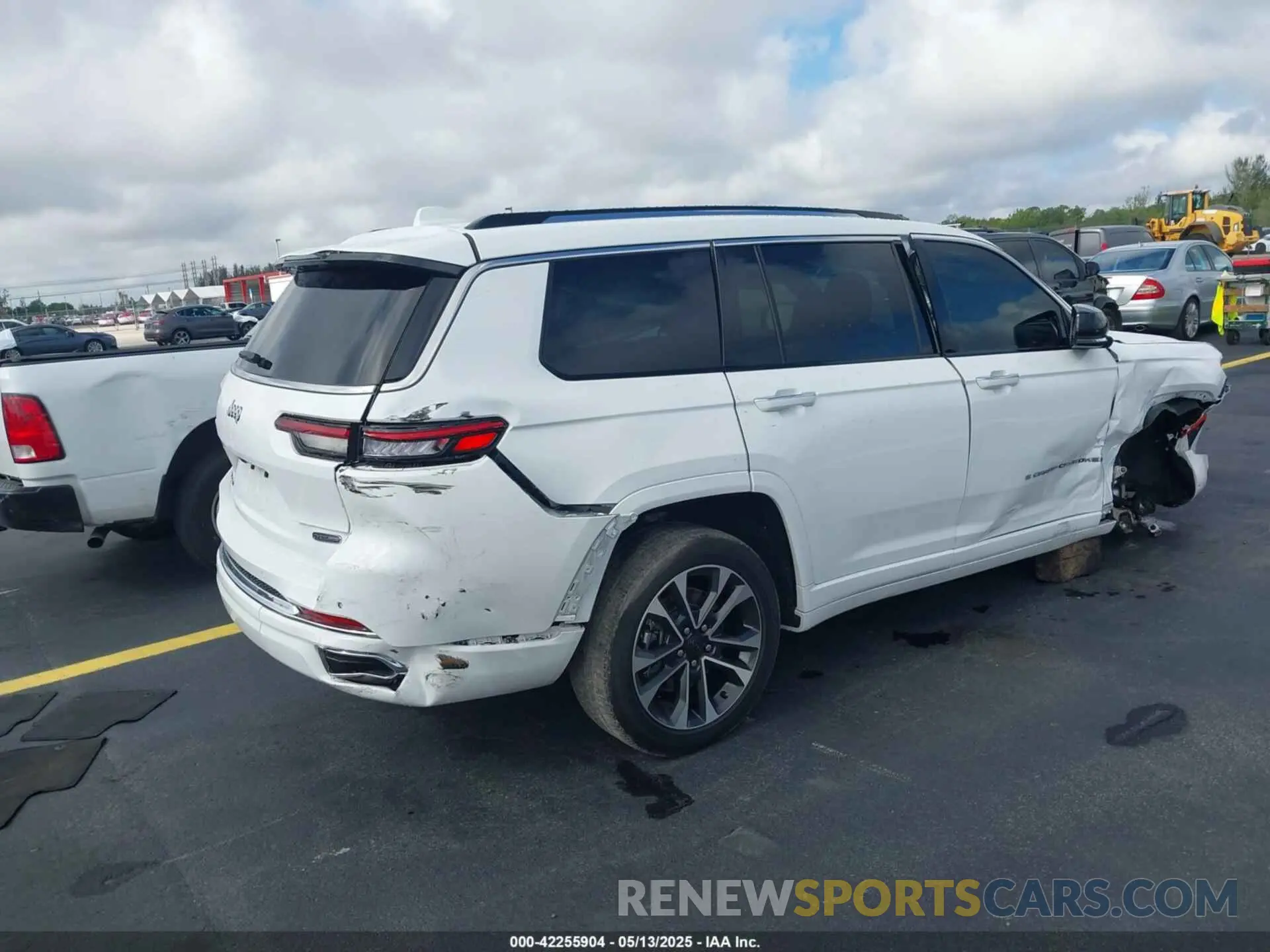 4 fotografías del automóvil dañado 1C4RJKDG9P8737684 JEEP GRAND CHEROKEE L 2023