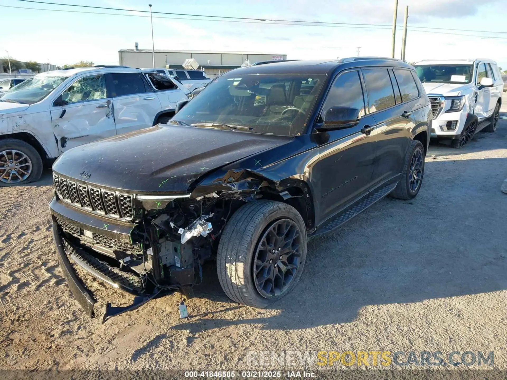 2 fotografías del automóvil dañado 1C4RJKEGXP8713909 JEEP GRAND CHEROKEE L 2023