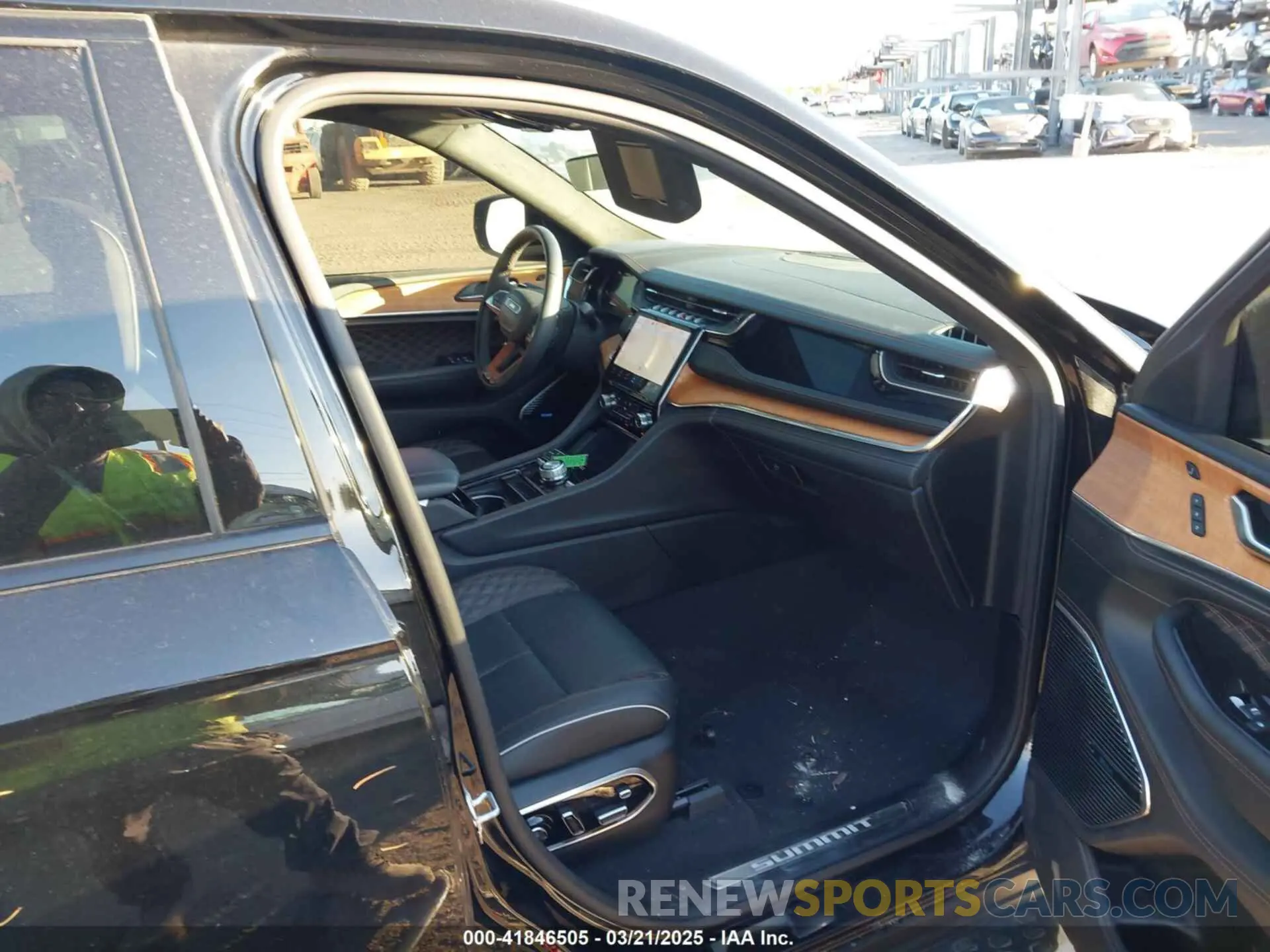 5 fotografías del automóvil dañado 1C4RJKEGXP8713909 JEEP GRAND CHEROKEE L 2023
