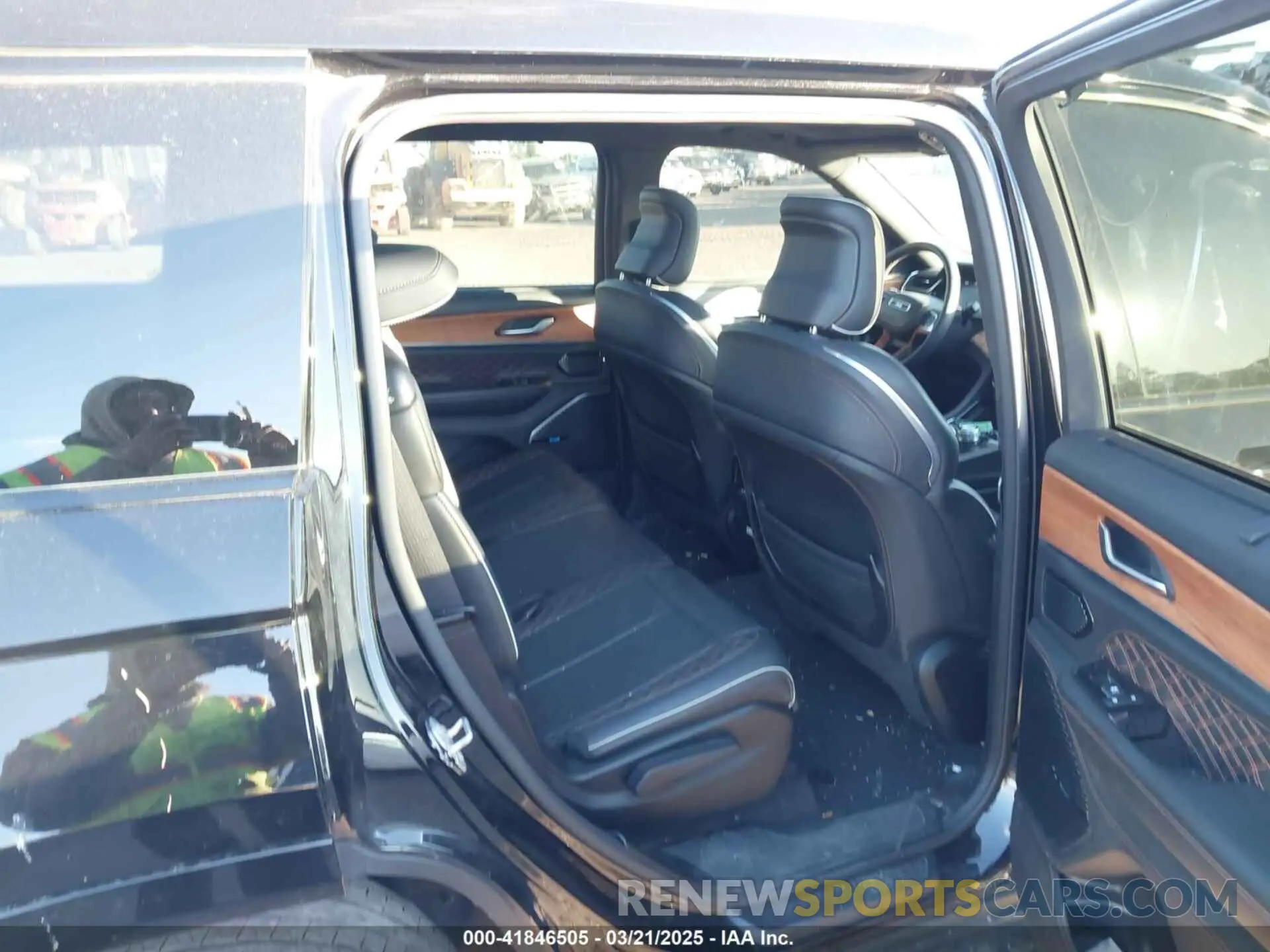 8 fotografías del automóvil dañado 1C4RJKEGXP8713909 JEEP GRAND CHEROKEE L 2023