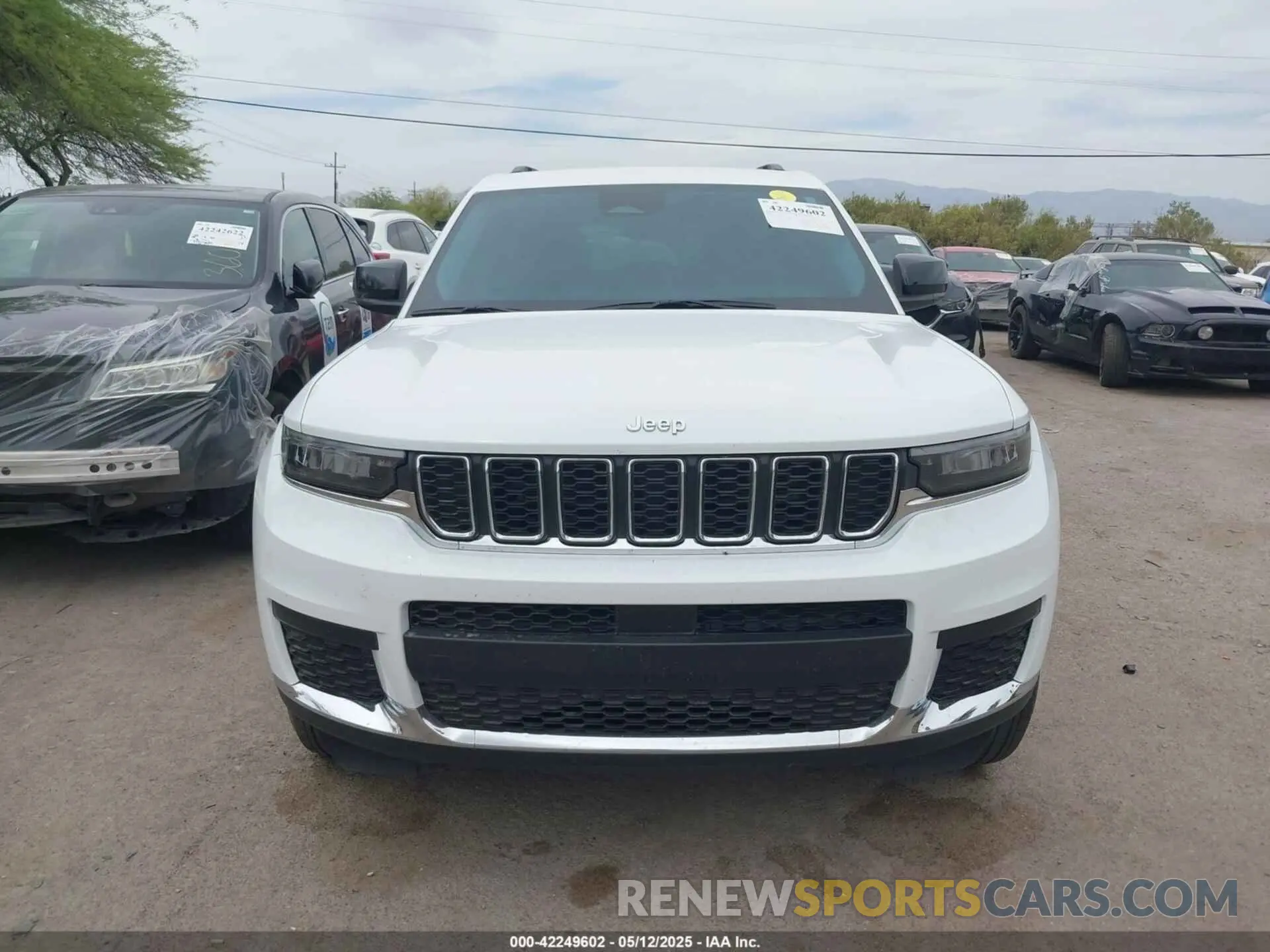 12 fotografías del automóvil dañado 1C4RJJAG1R8958326 JEEP GRAND CHEROKEE L 2024