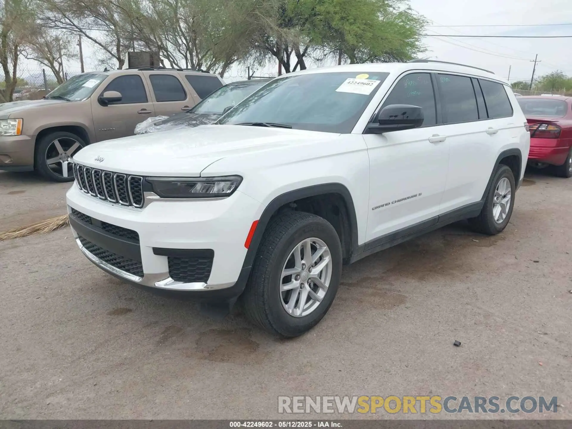 2 fotografías del automóvil dañado 1C4RJJAG1R8958326 JEEP GRAND CHEROKEE L 2024