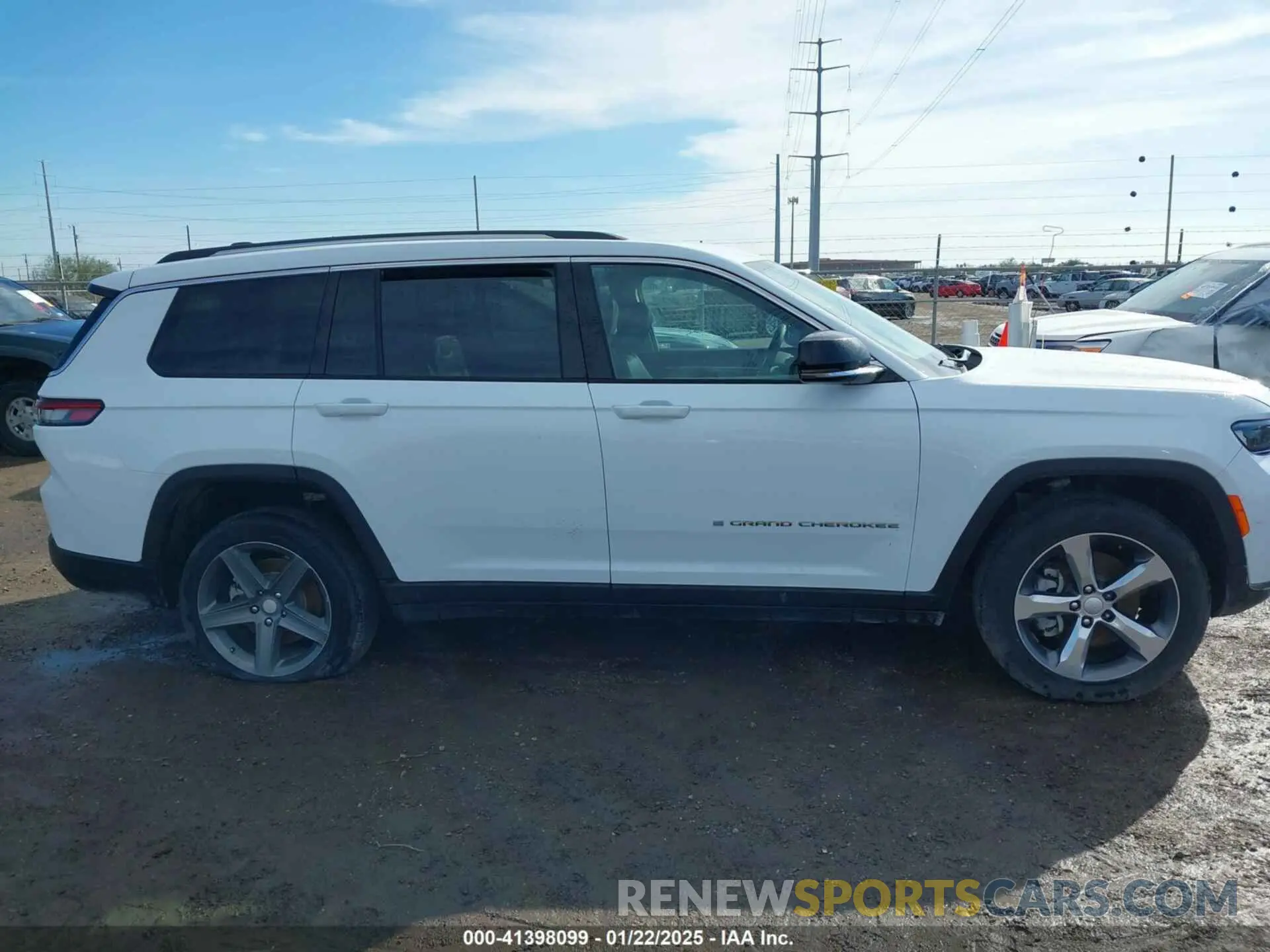 12 fotografías del automóvil dañado 1C4RJJBG0R8945534 JEEP GRAND CHEROKEE L 2024