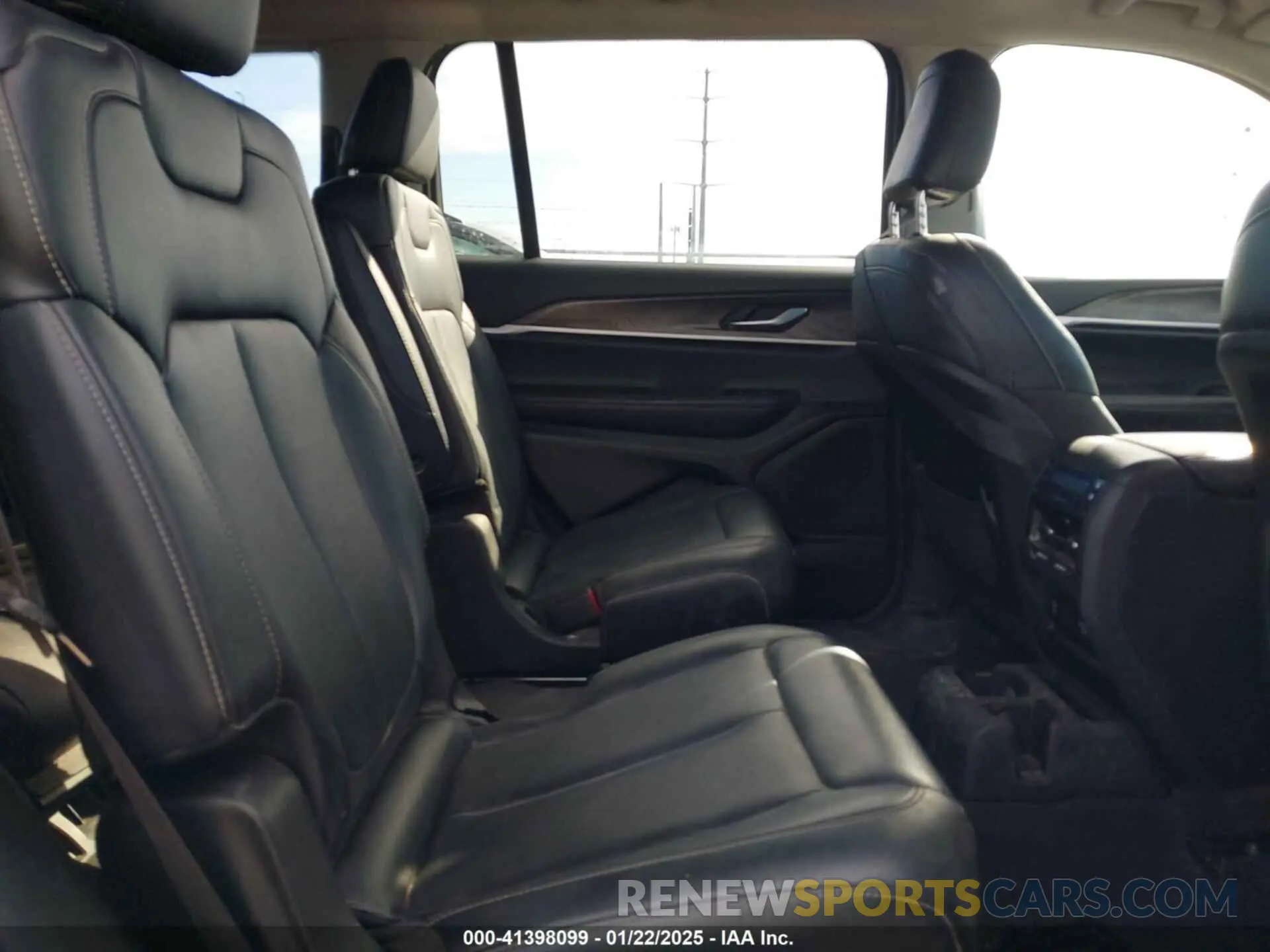 8 fotografías del automóvil dañado 1C4RJJBG0R8945534 JEEP GRAND CHEROKEE L 2024
