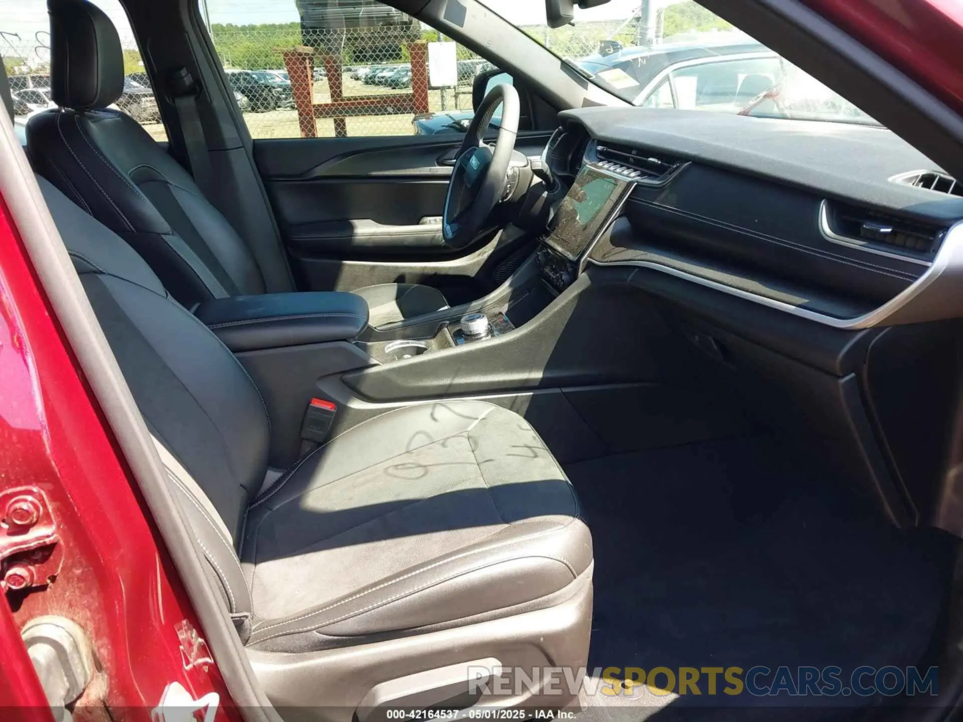 5 fotografías del automóvil dañado 1C4RJKAG1R8618129 JEEP GRAND CHEROKEE L 2024