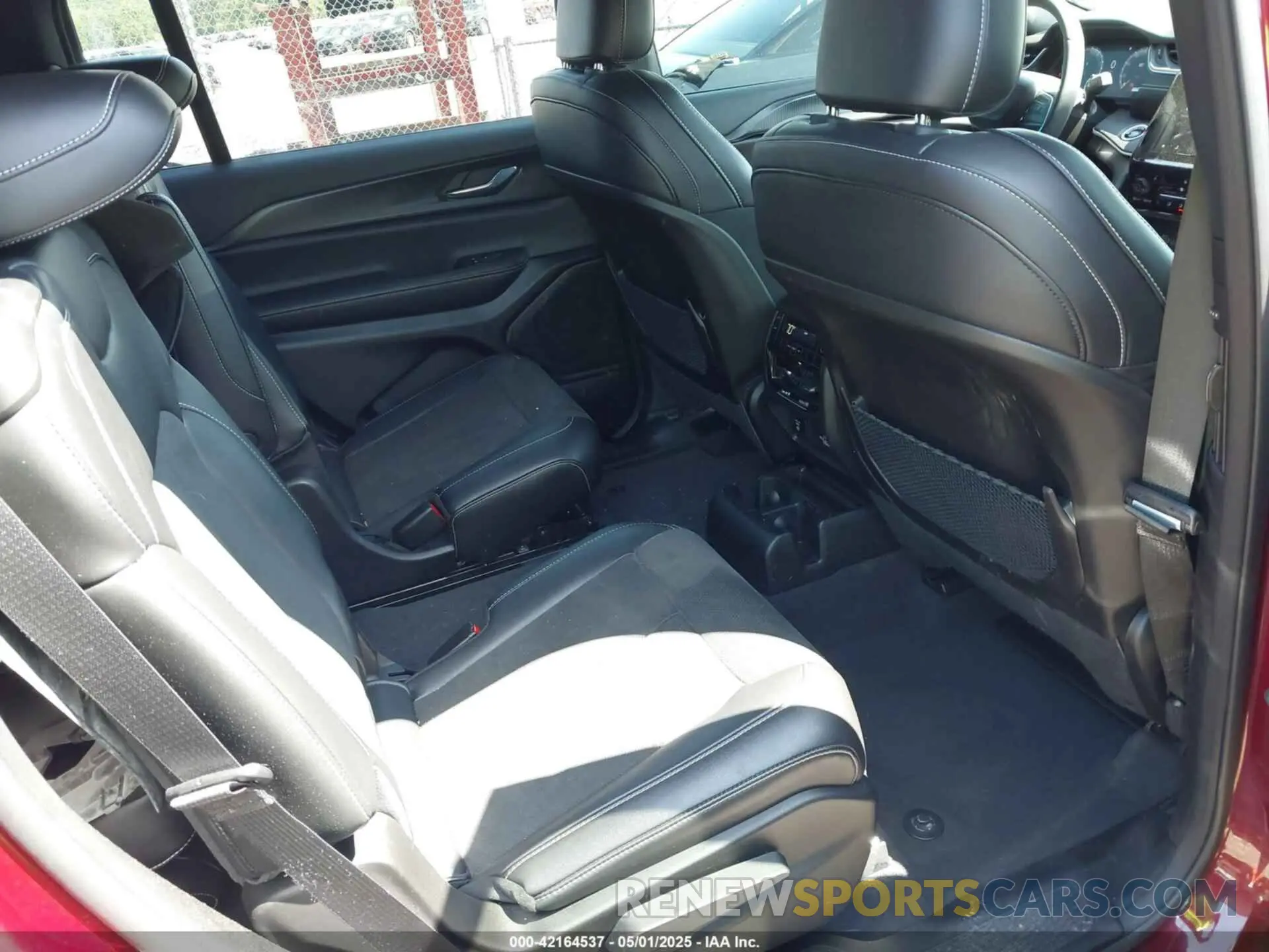 8 fotografías del automóvil dañado 1C4RJKAG1R8618129 JEEP GRAND CHEROKEE L 2024
