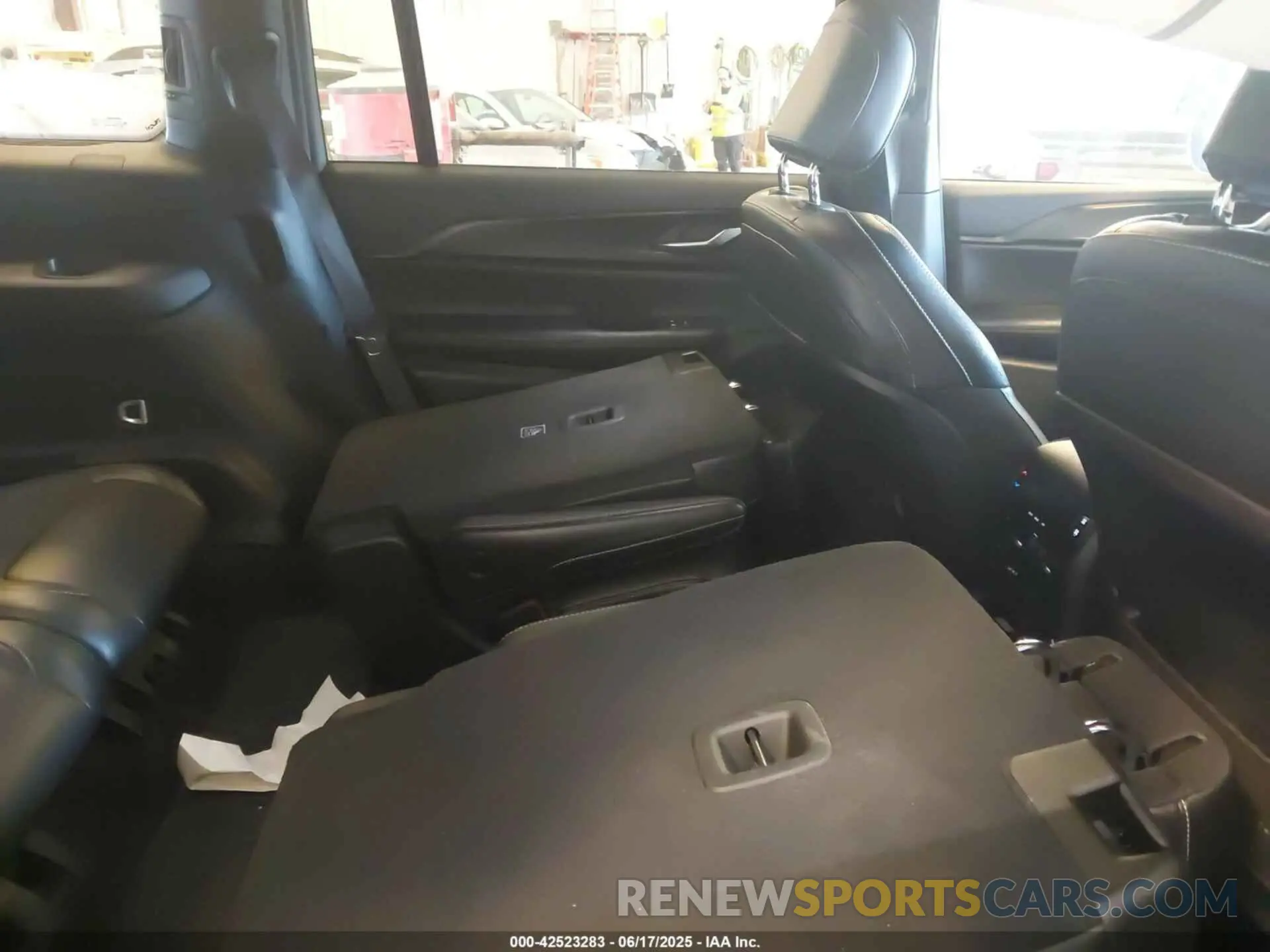 8 fotografías del automóvil dañado 1C4RJKAG3R8508859 JEEP GRAND CHEROKEE L 2024