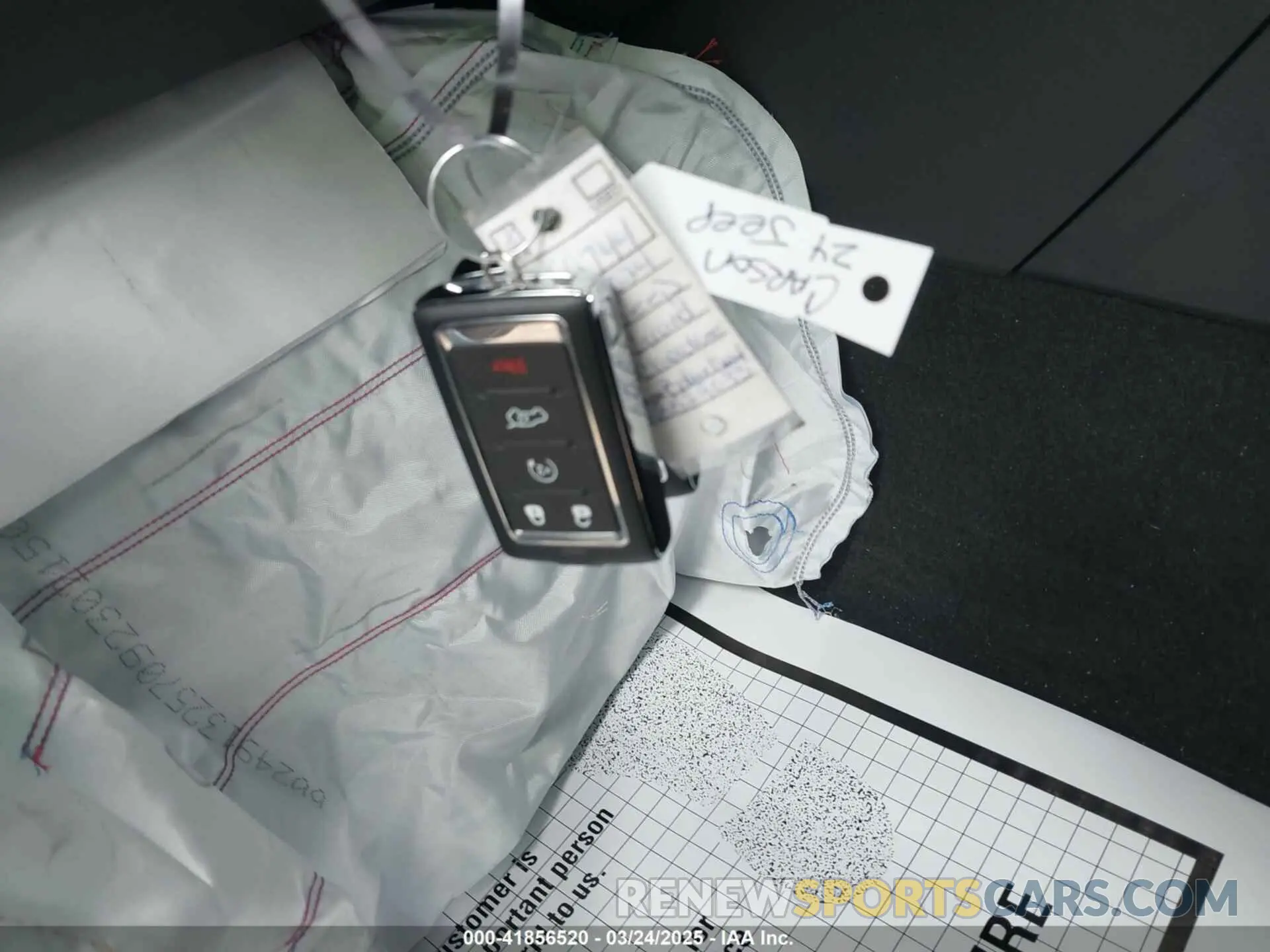 11 fotografías del automóvil dañado 1C4RJKAG3R8529033 JEEP GRAND CHEROKEE L 2024