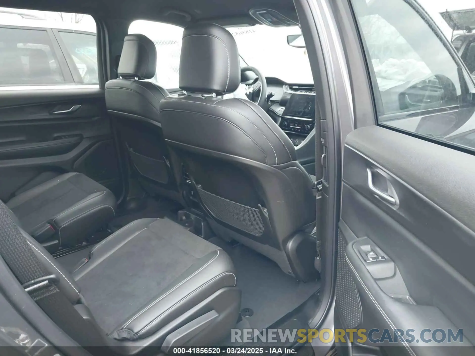 8 fotografías del automóvil dañado 1C4RJKAG3R8529033 JEEP GRAND CHEROKEE L 2024