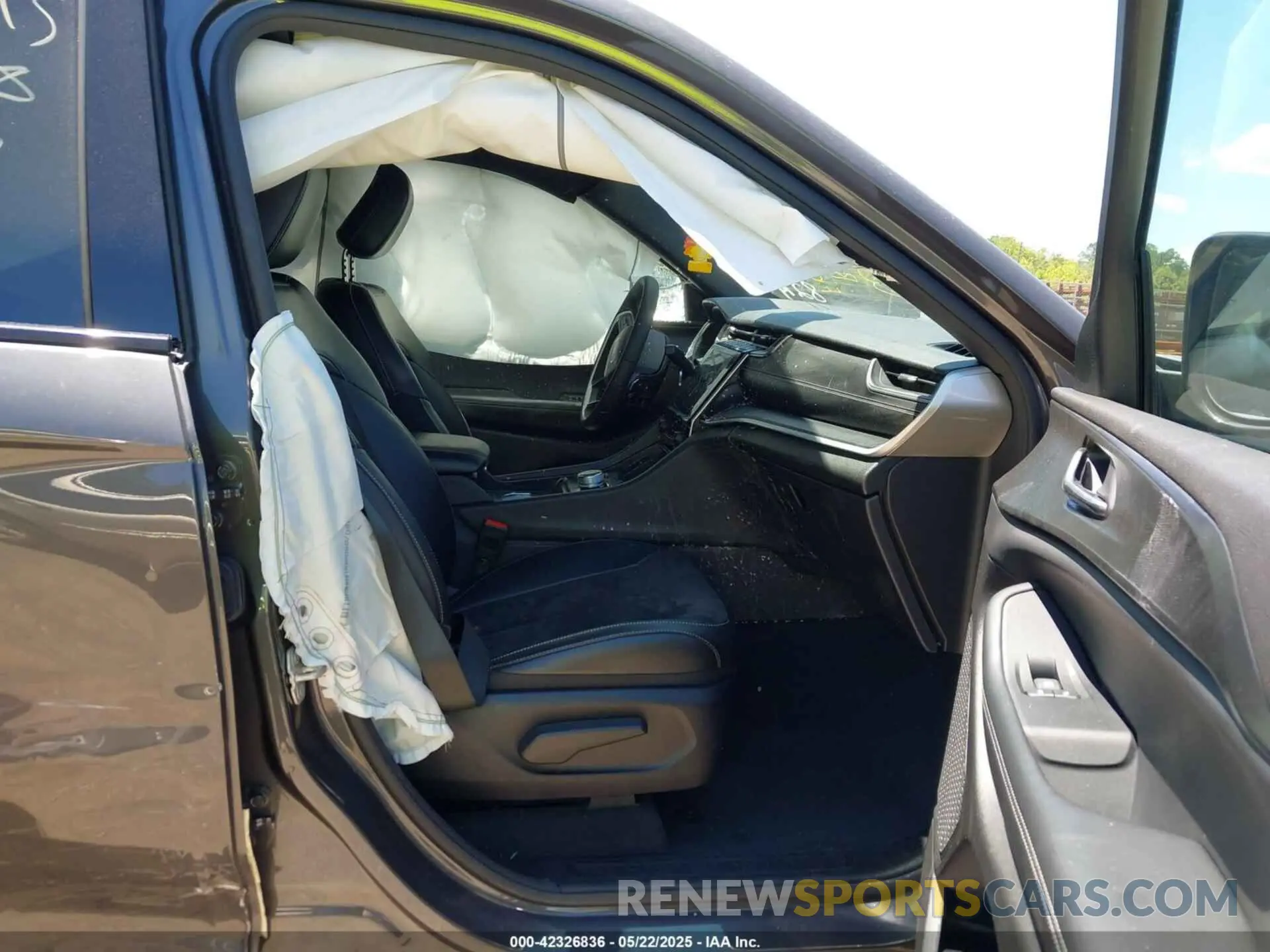 5 fotografías del automóvil dañado 1C4RJKAG5R8558274 JEEP GRAND CHEROKEE L 2024