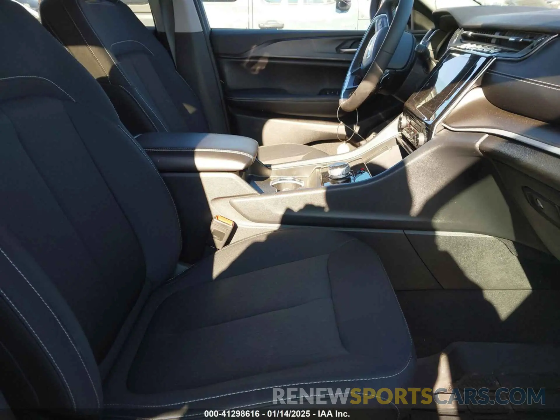 5 fotografías del automóvil dañado 1C4RJKAG6R8917292 JEEP GRAND CHEROKEE L 2024