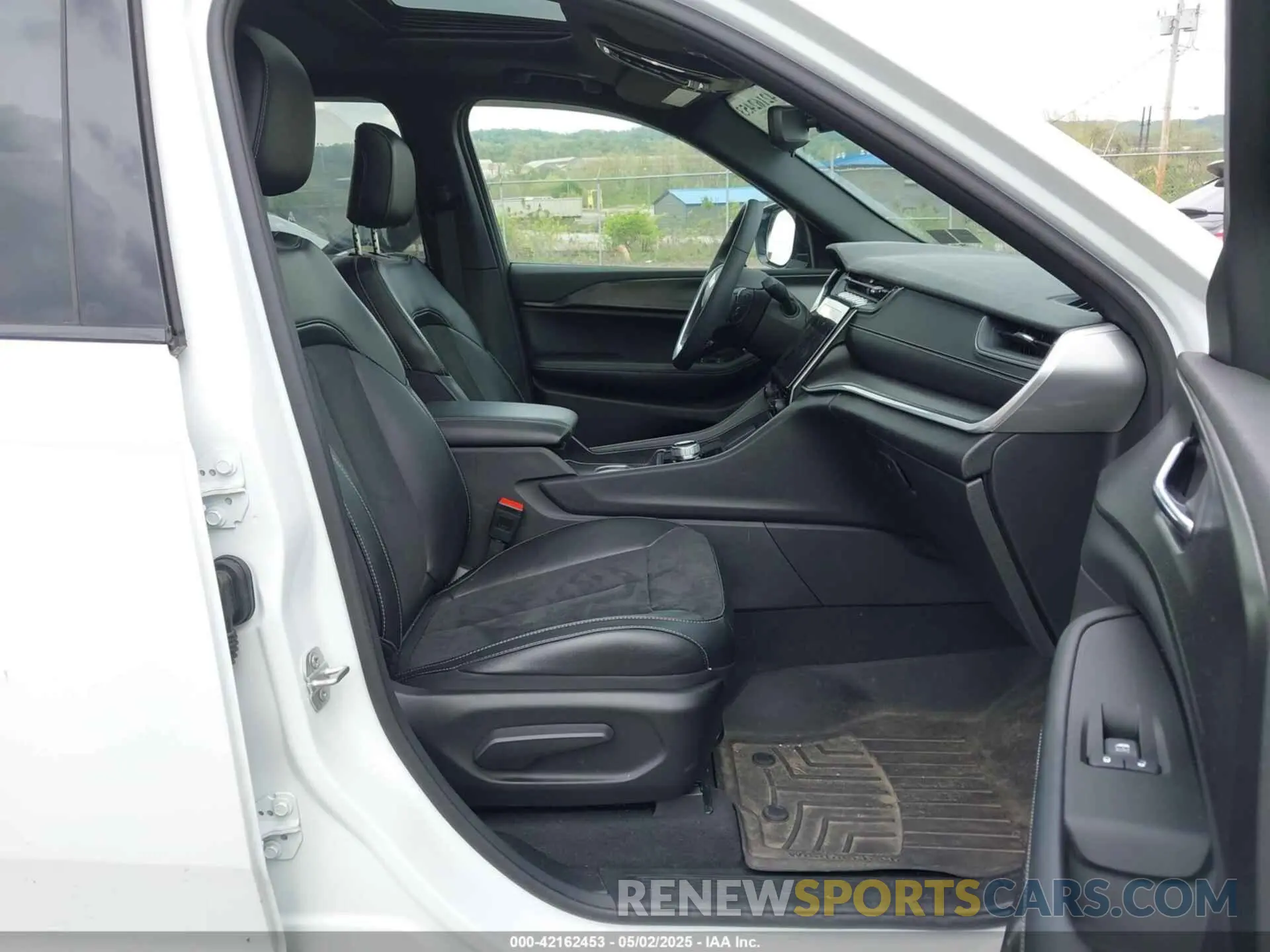 5 fotografías del automóvil dañado 1C4RJKAG7R8607555 JEEP GRAND CHEROKEE L 2024