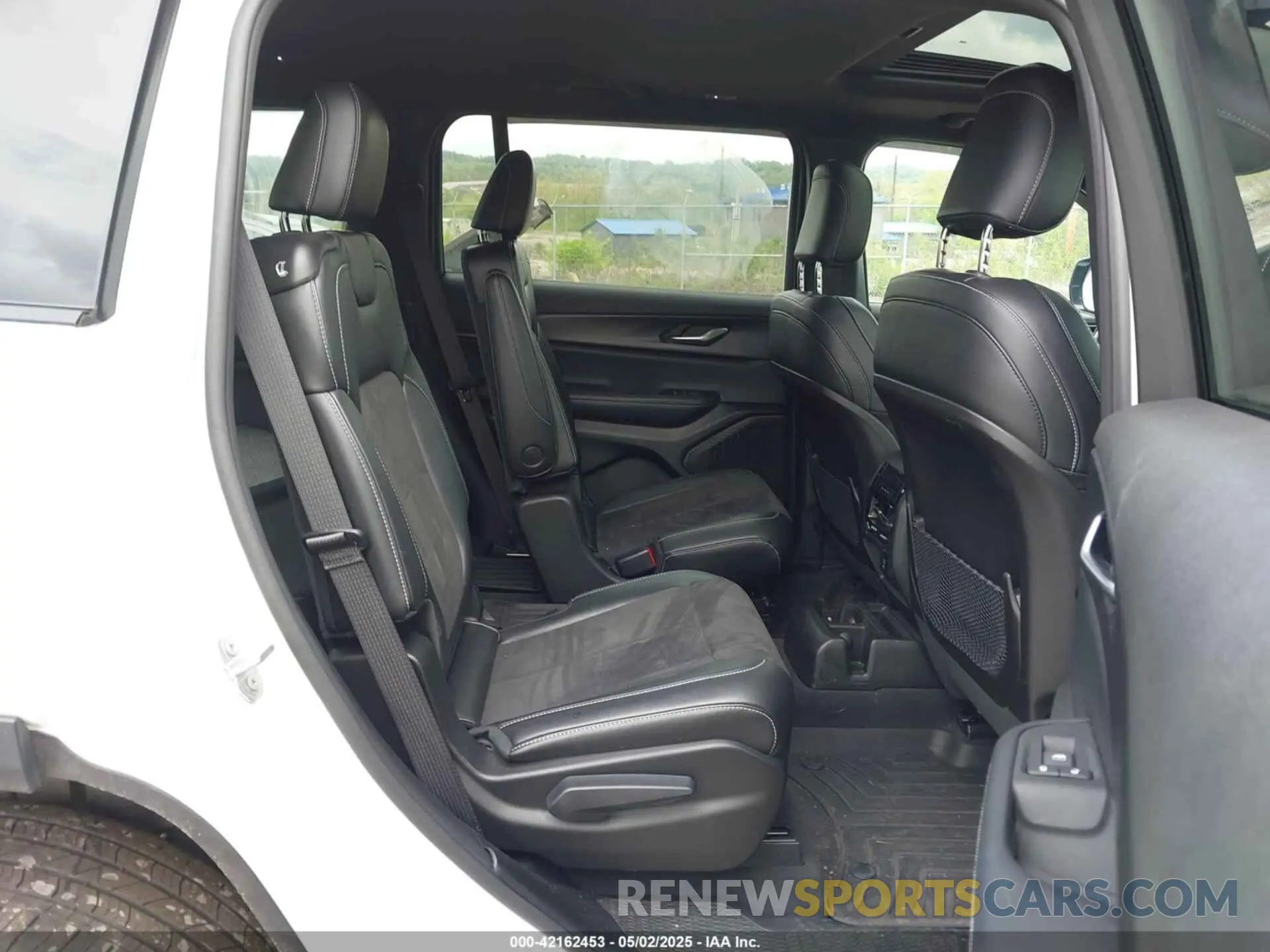 8 fotografías del automóvil dañado 1C4RJKAG7R8607555 JEEP GRAND CHEROKEE L 2024