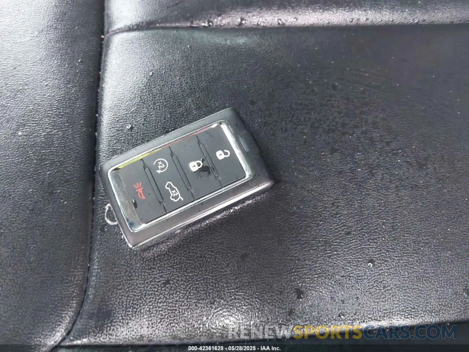 11 fotografías del automóvil dañado 1C4RJKBG4R8926264 JEEP GRAND CHEROKEE L 2024