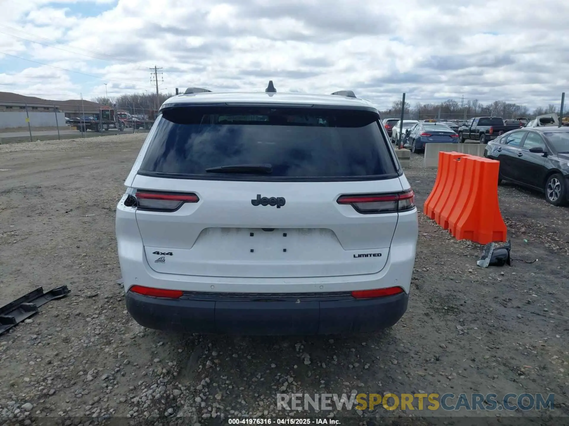 16 fotografías del automóvil dañado 1C4RJKBGXR8625434 JEEP GRAND CHEROKEE L 2024