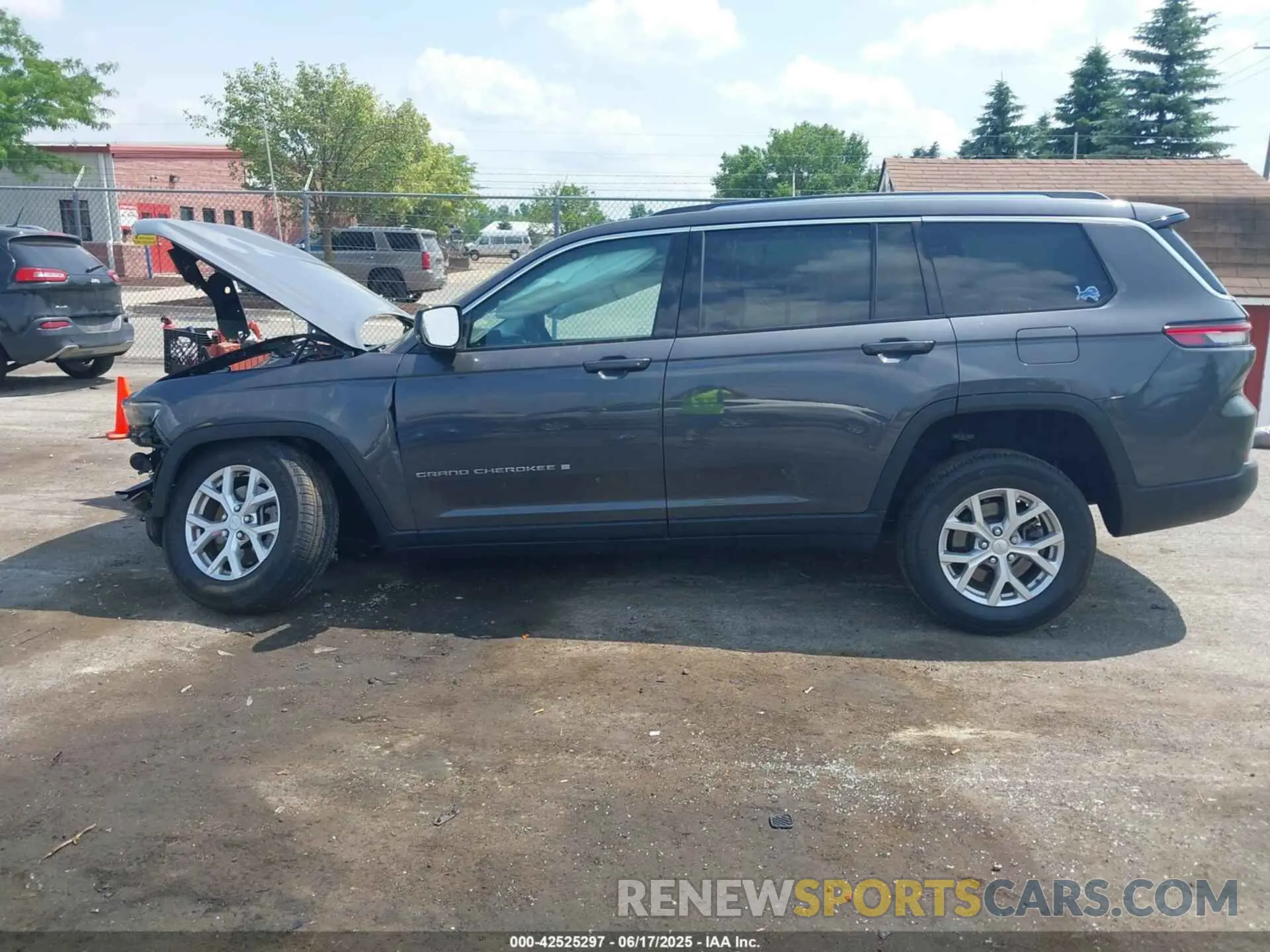 13 fotografías del automóvil dañado 1C4RJKBGXR8917360 JEEP GRAND CHEROKEE L 2024
